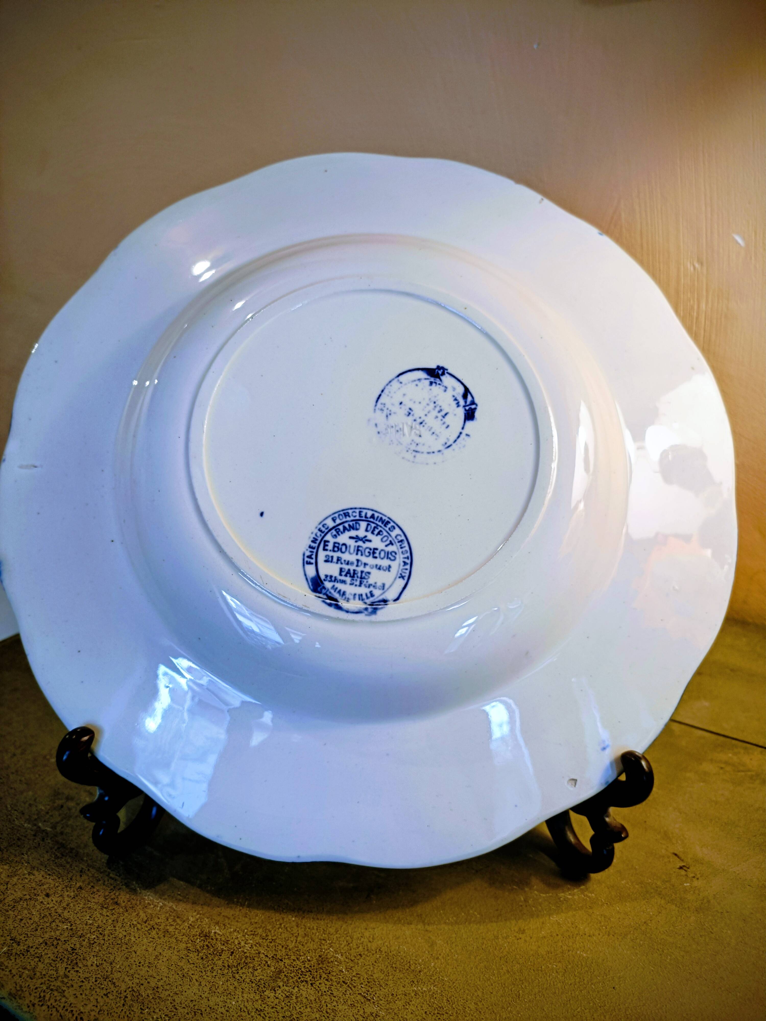 Shallow dish in ironstone