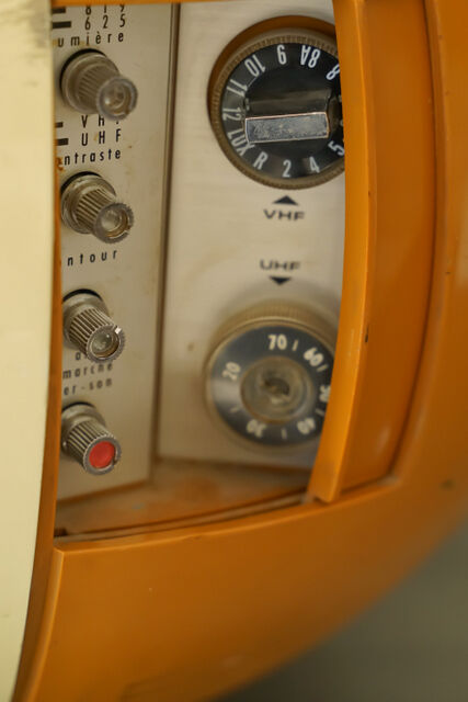 Vintage Radiola ball TV