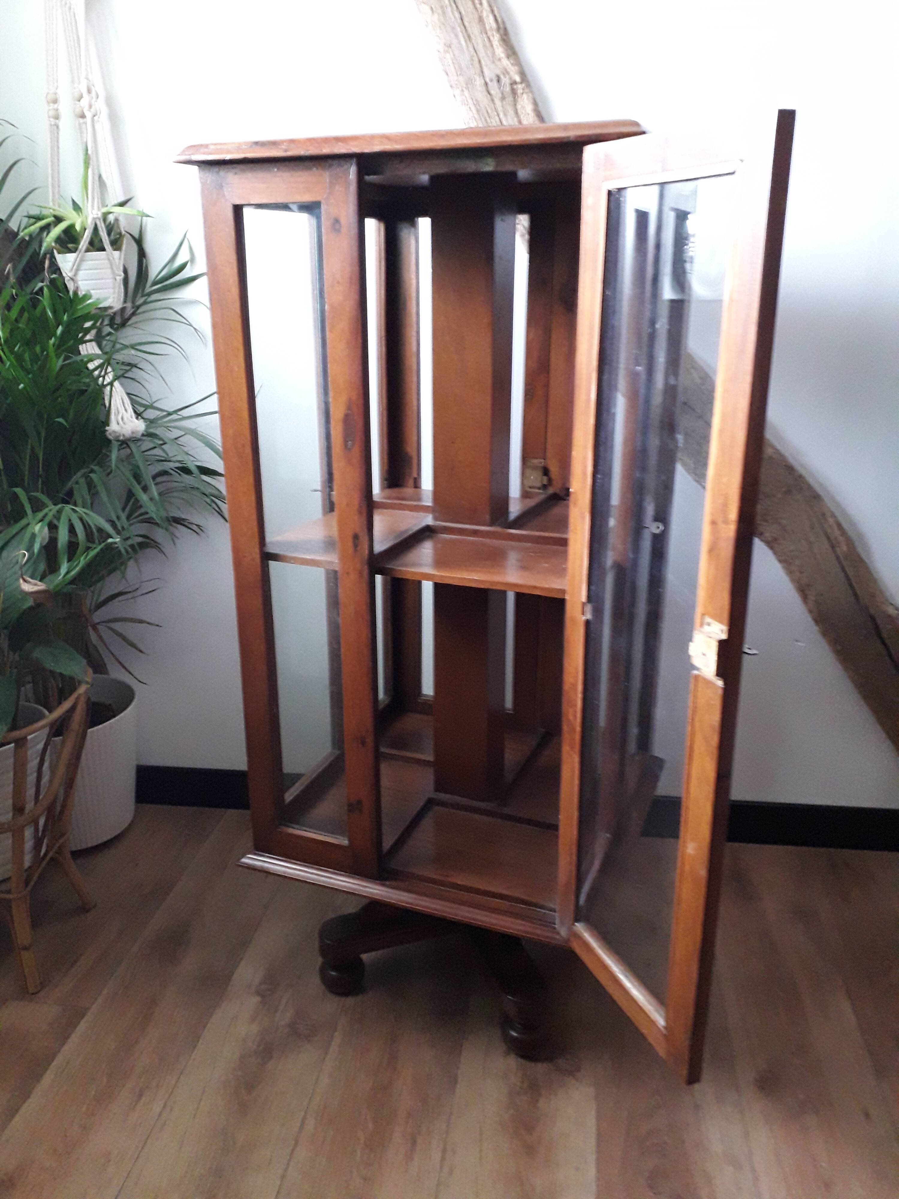 Retro rotary display case