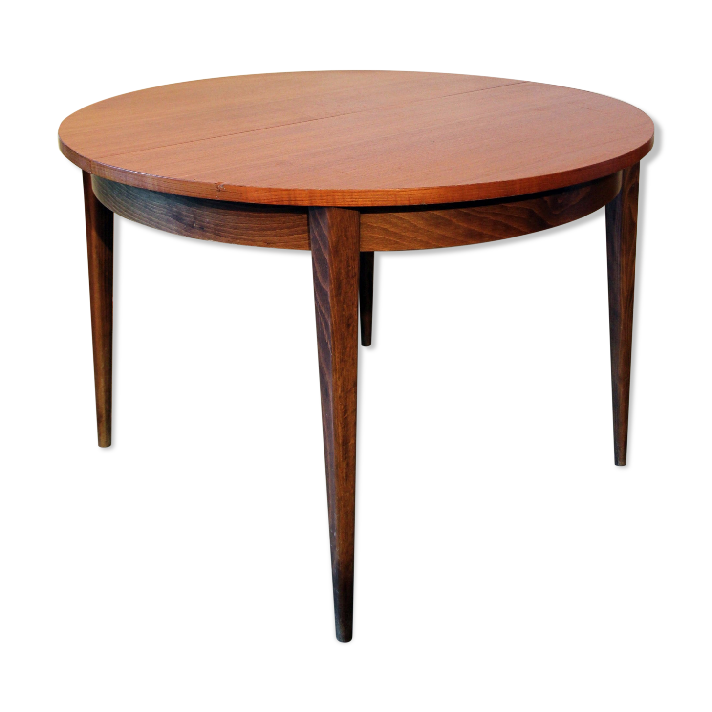 Vintage extendable round table