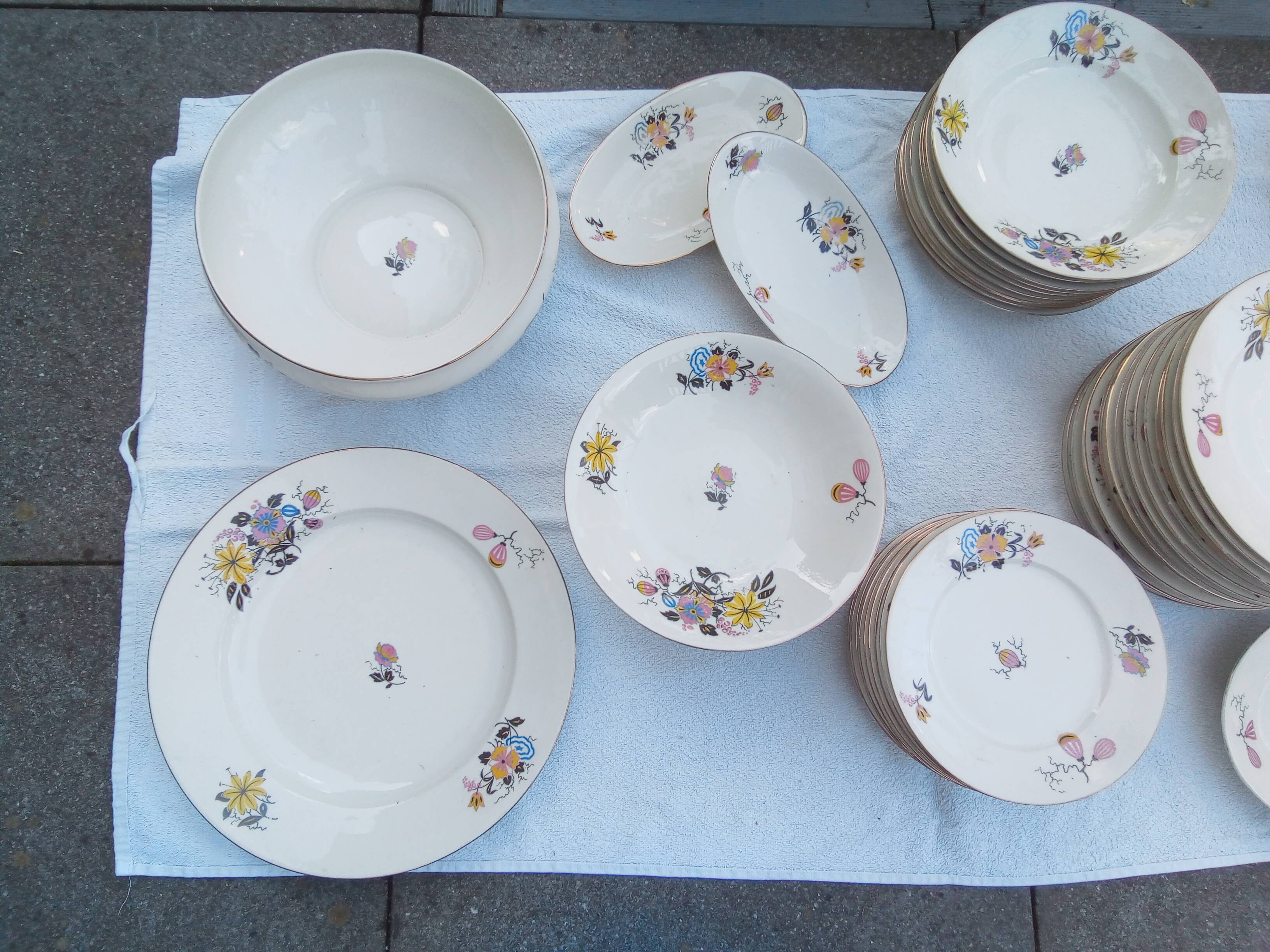 Service 44 pièces porcelaine de Limoges vintage 1970