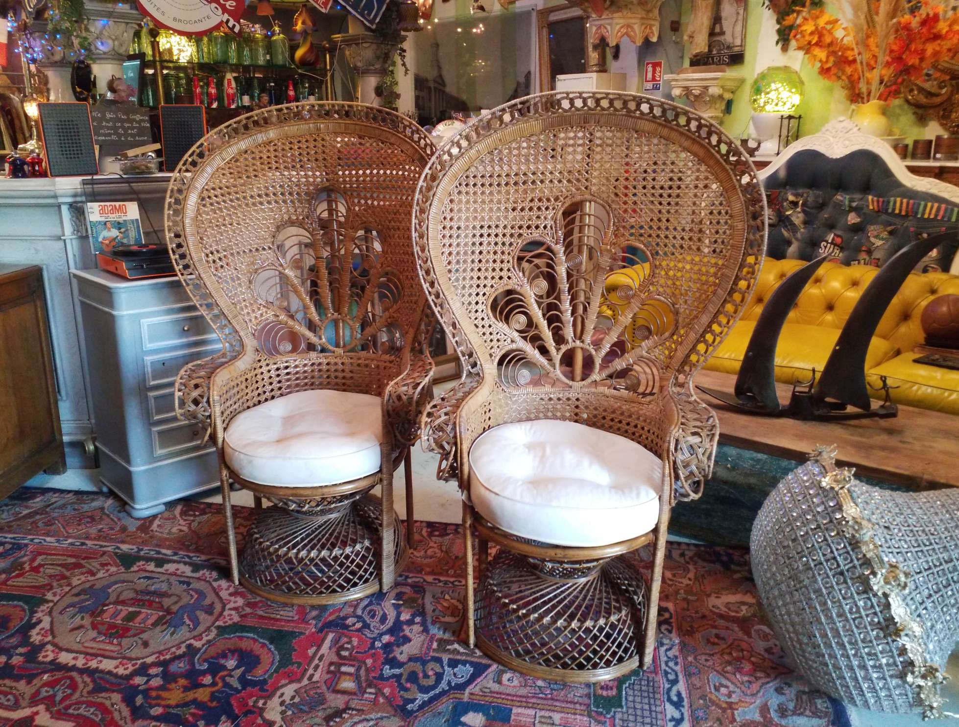 Pair of armchairs emmanuelle