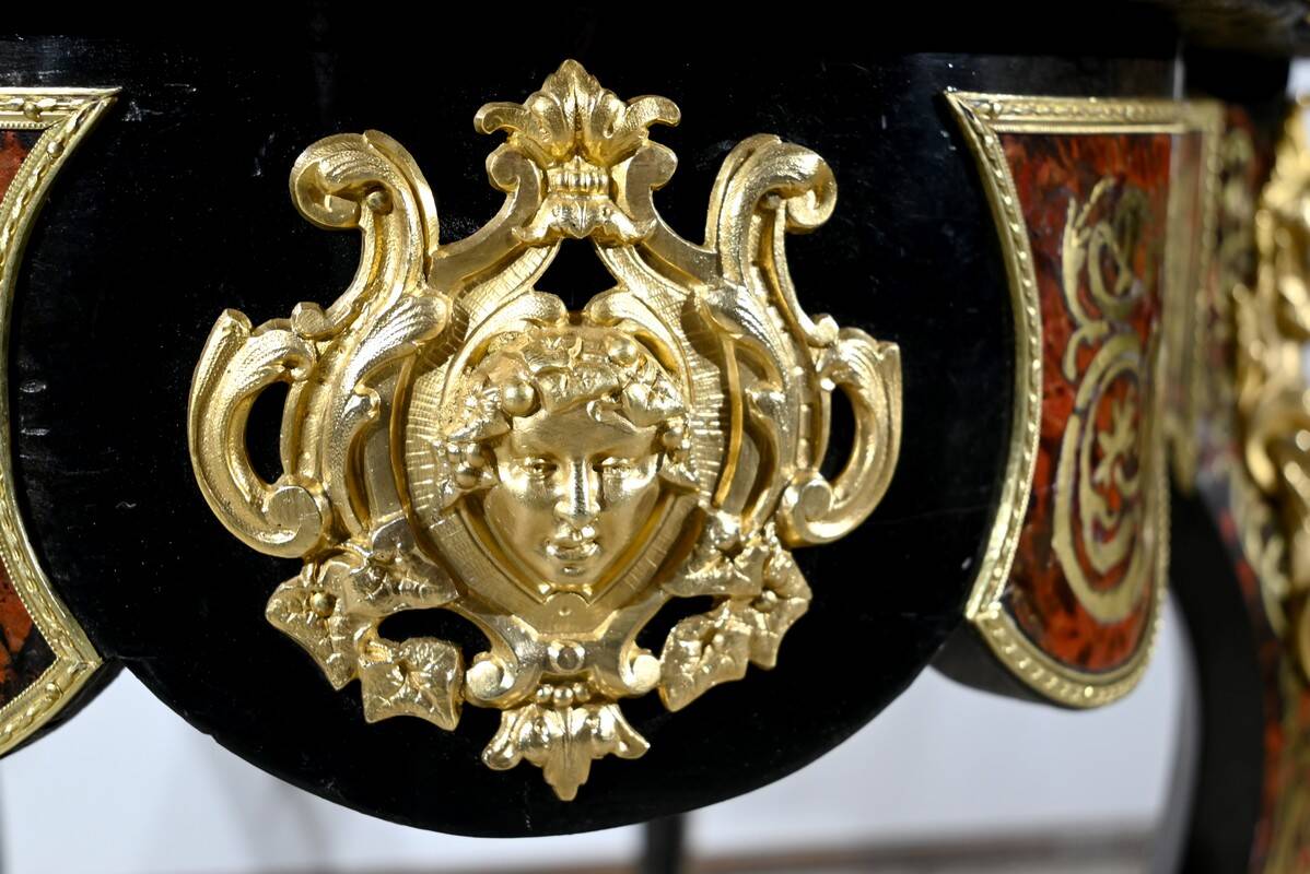 Table d’Apparat en Poirier Noirci, époque Napoléon III – Milieu XIXe