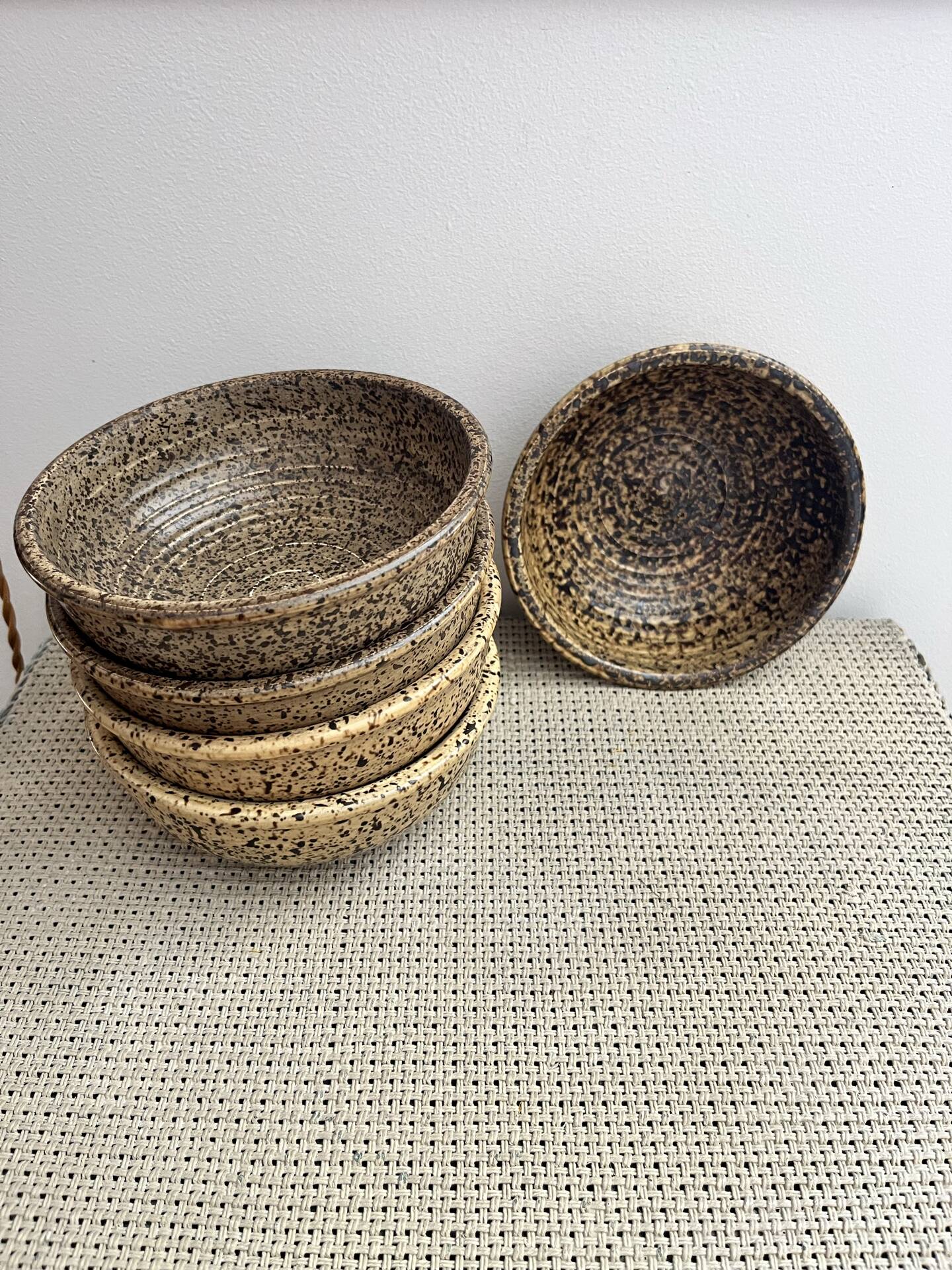 5 stoneware bowls
