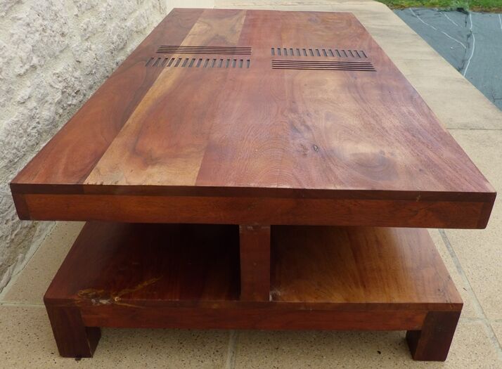 Table basse en bois massif de marque Bois et Chiffons  à 4 compartiments- Excellent état