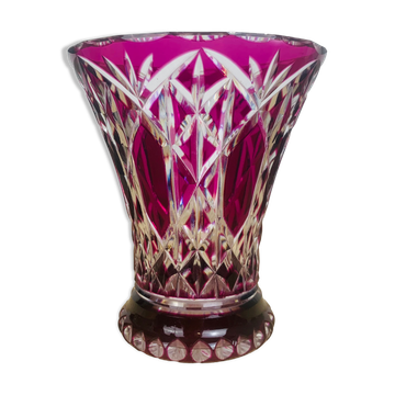 Crystal vase of Saint Louis red