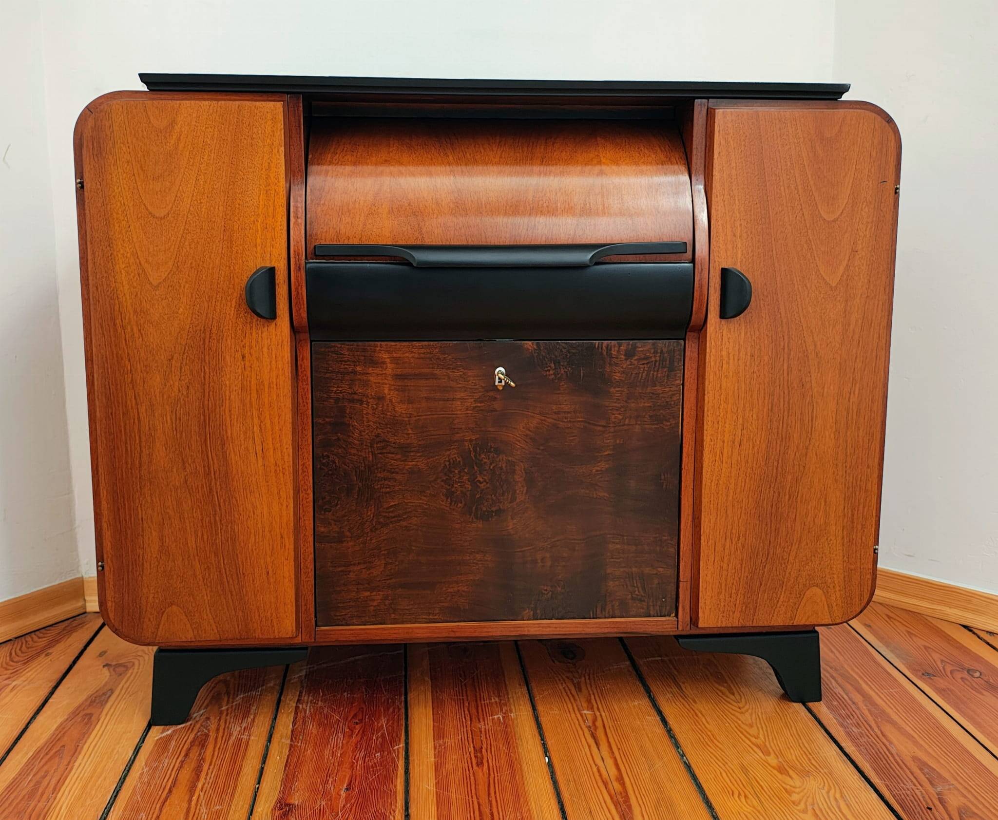 Meuble par J. Halabala pour Up Závody, 1930