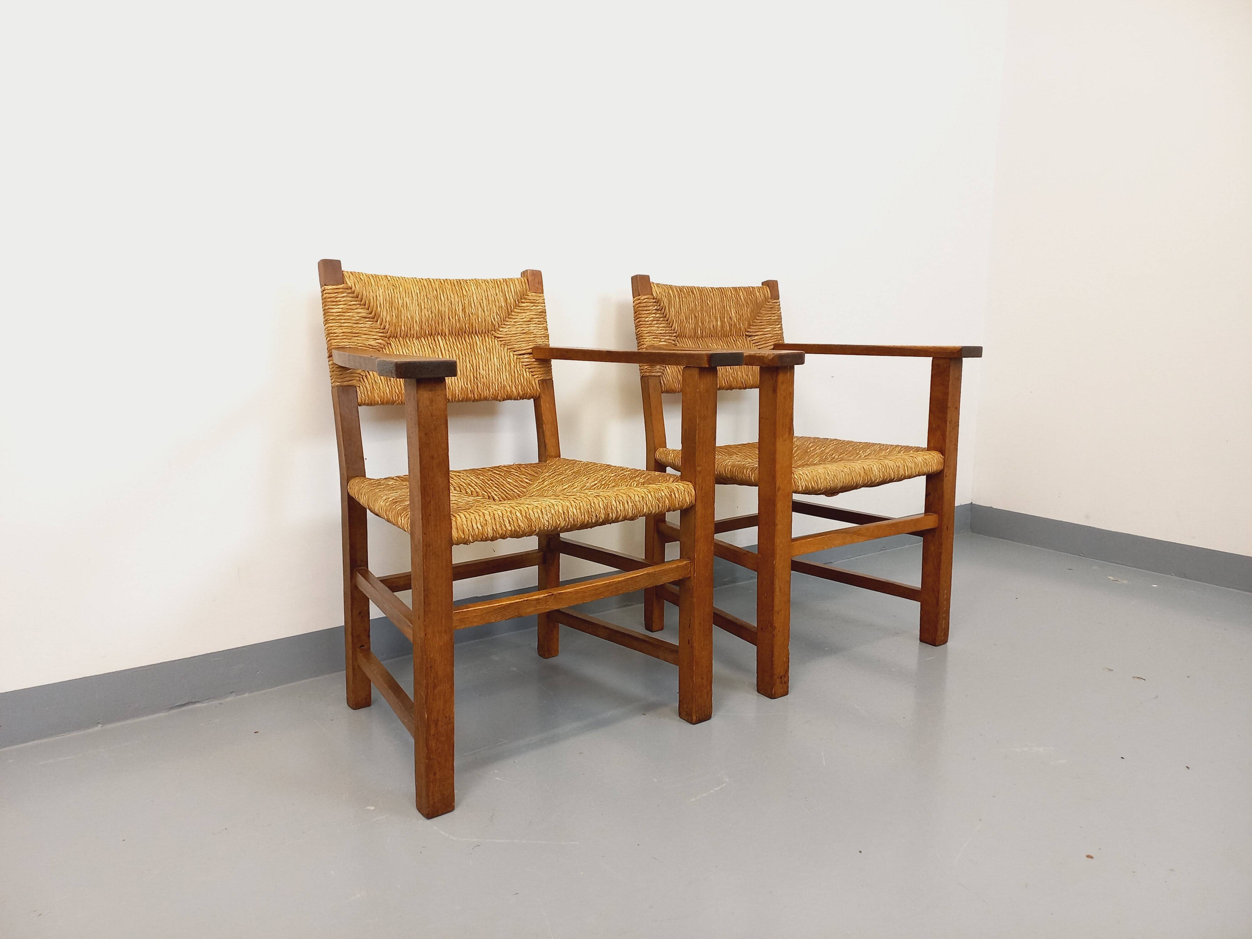 Set of 2 vintage brutalist armchairs in oak wood and straw