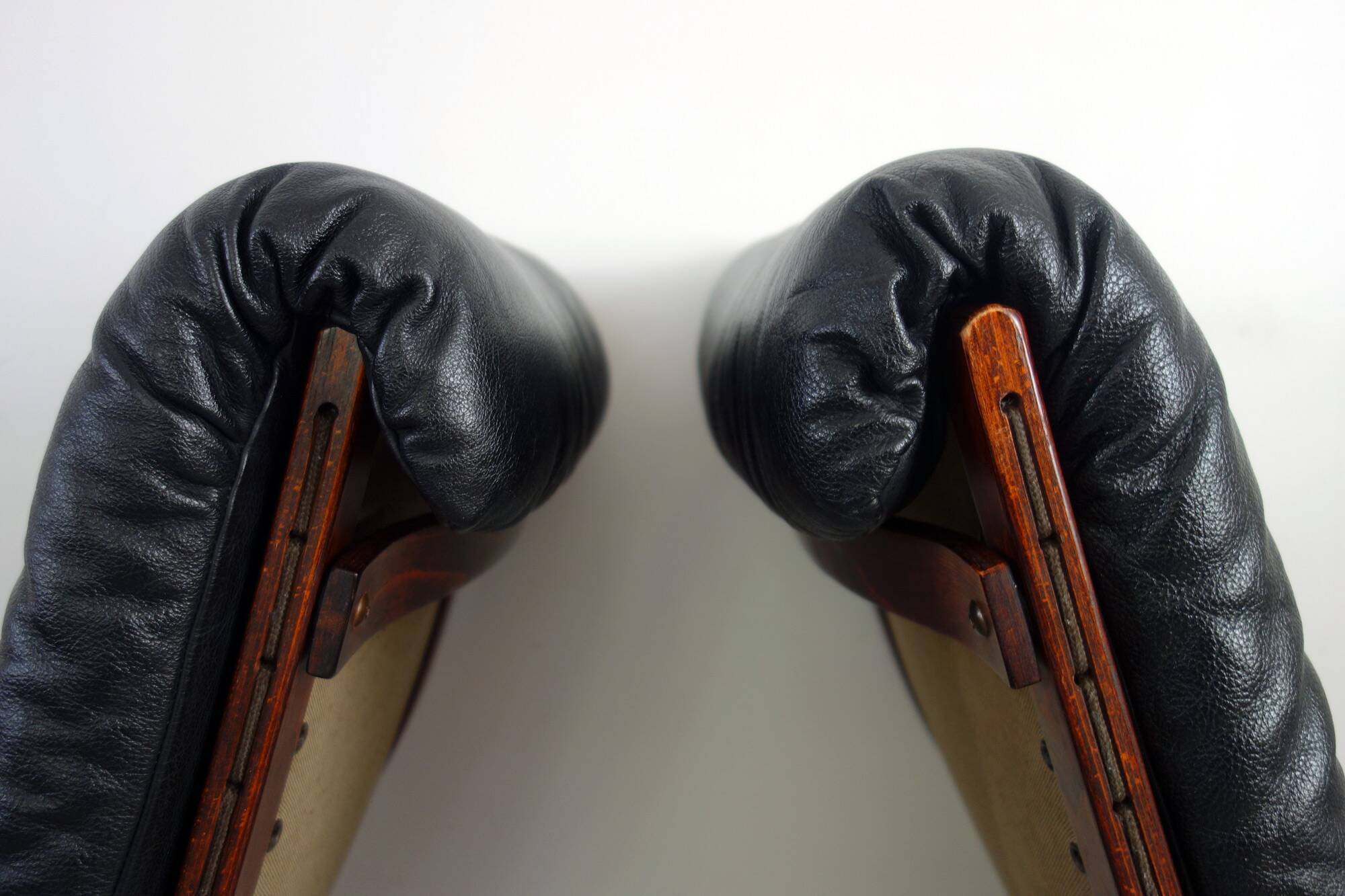 Pair of leather Siesta armchairs by Ingmar Relling for Westnofa, 1970s