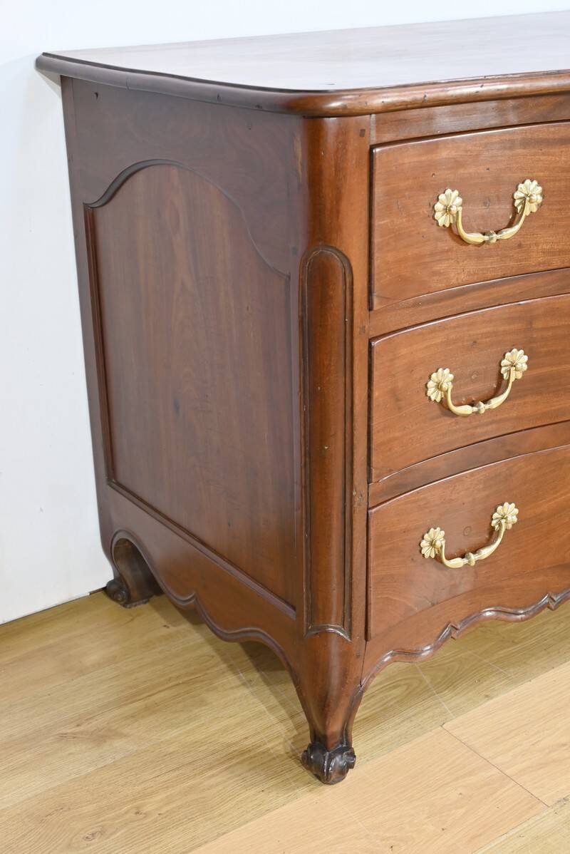 Nantes Commode from Port in Cuban Mahogany – 2nd part of the 18th century