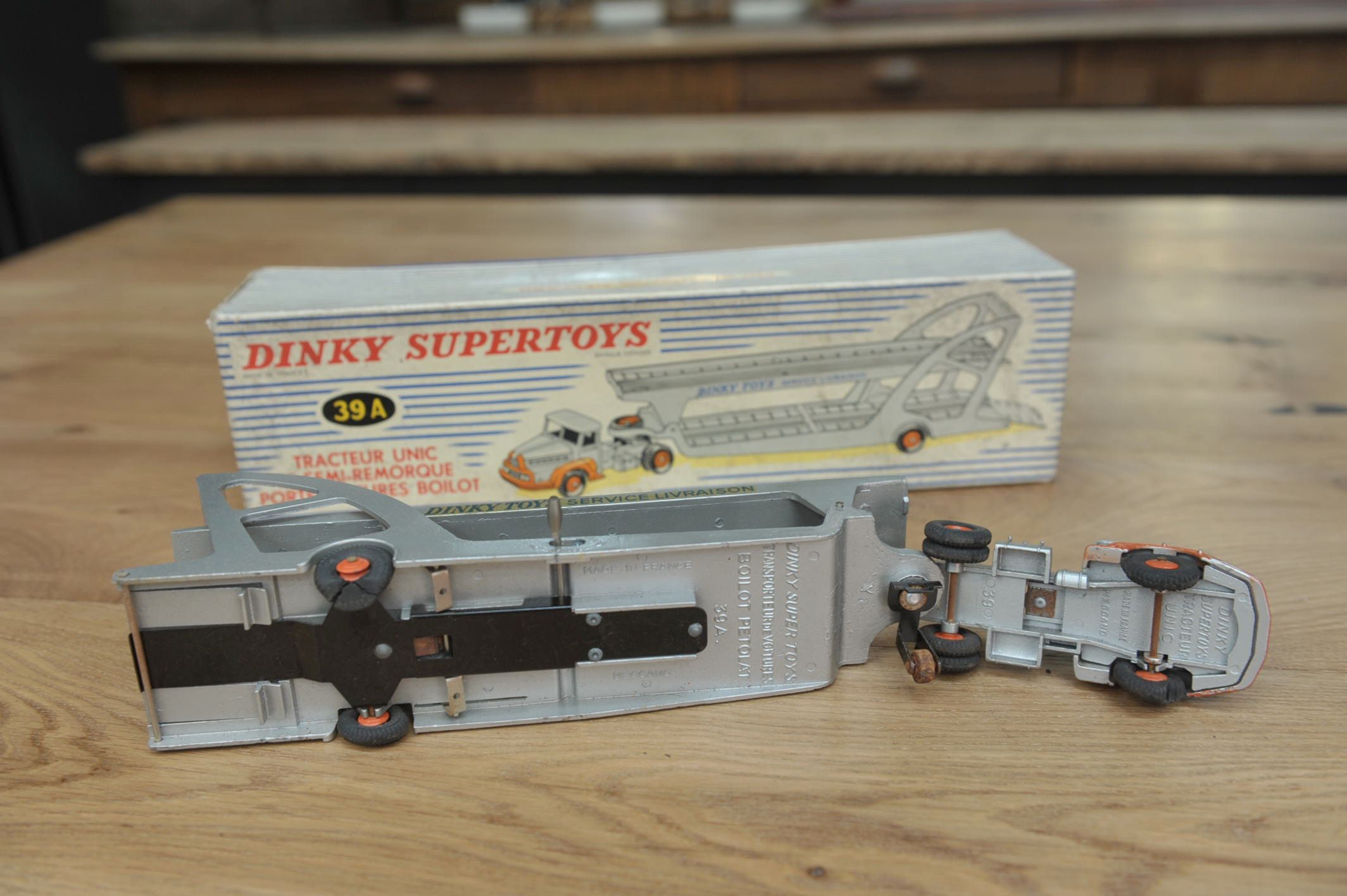 Dinky Toys – Unic + Remorque Porte-voitures Boilot, échelle 1/43, Référence 39