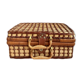Double-colored wicker picnic case