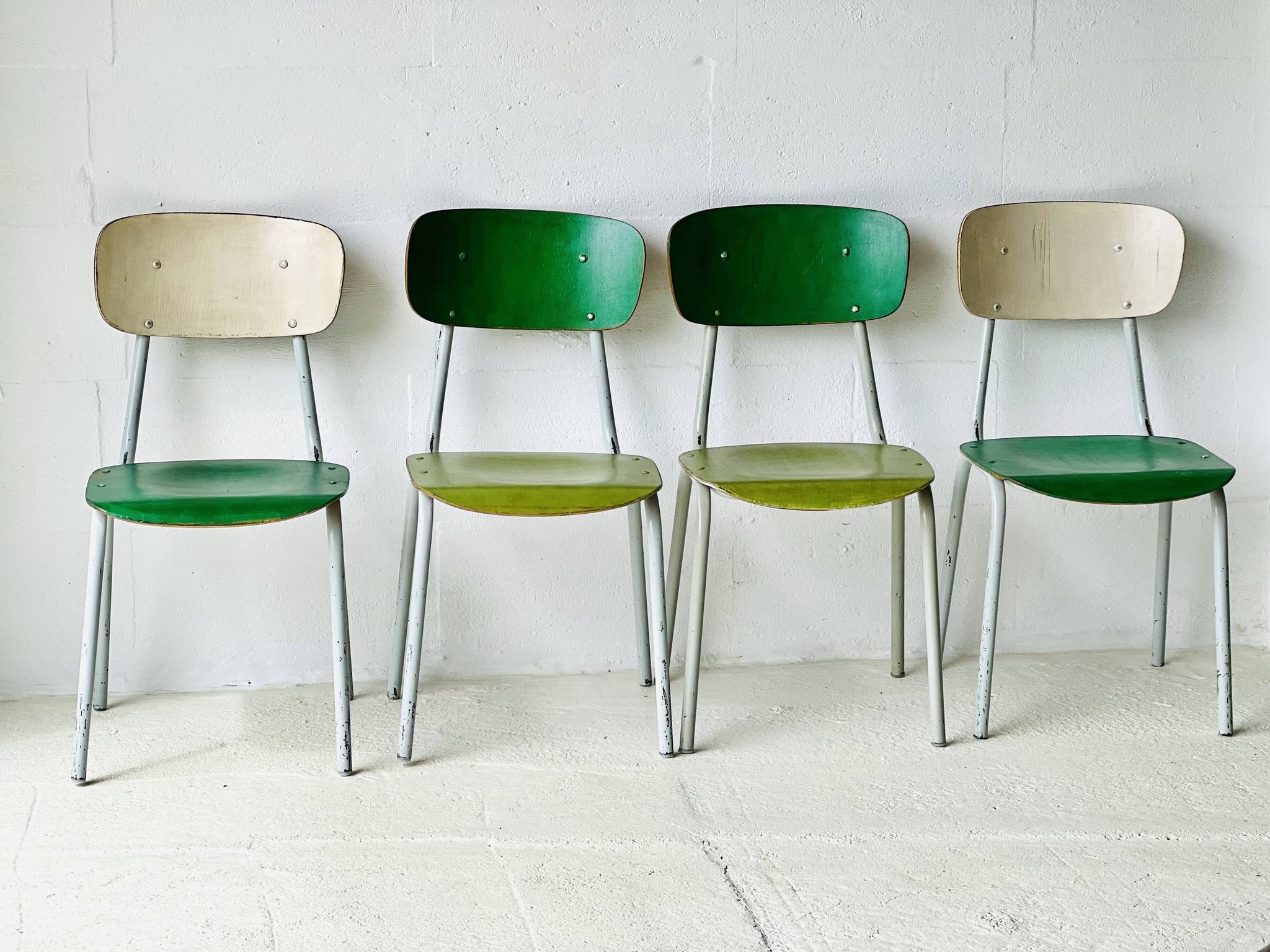 Chaises de bistro, ensemble de quatre