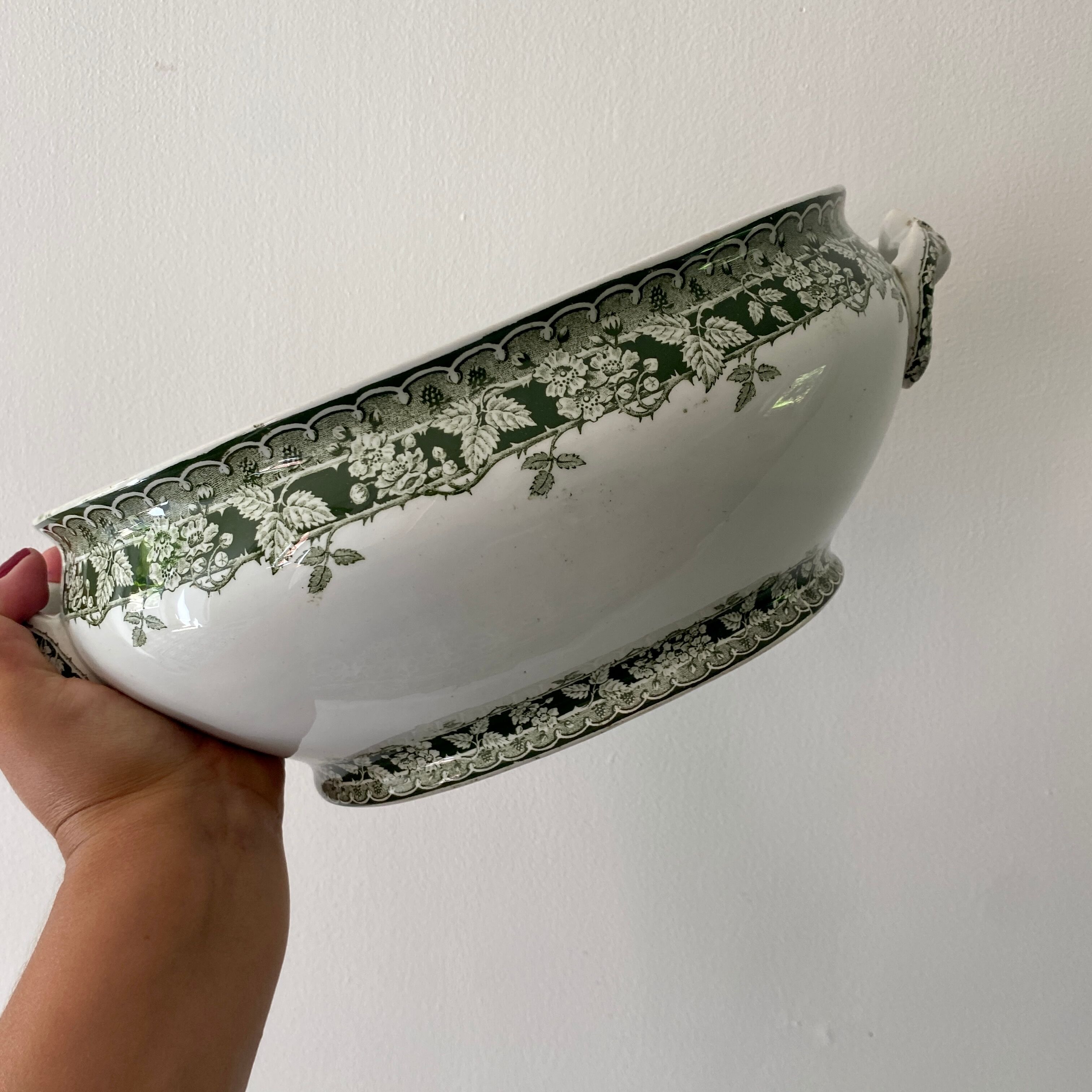 Large old tureen in iron earth, model Murier de Saint amand