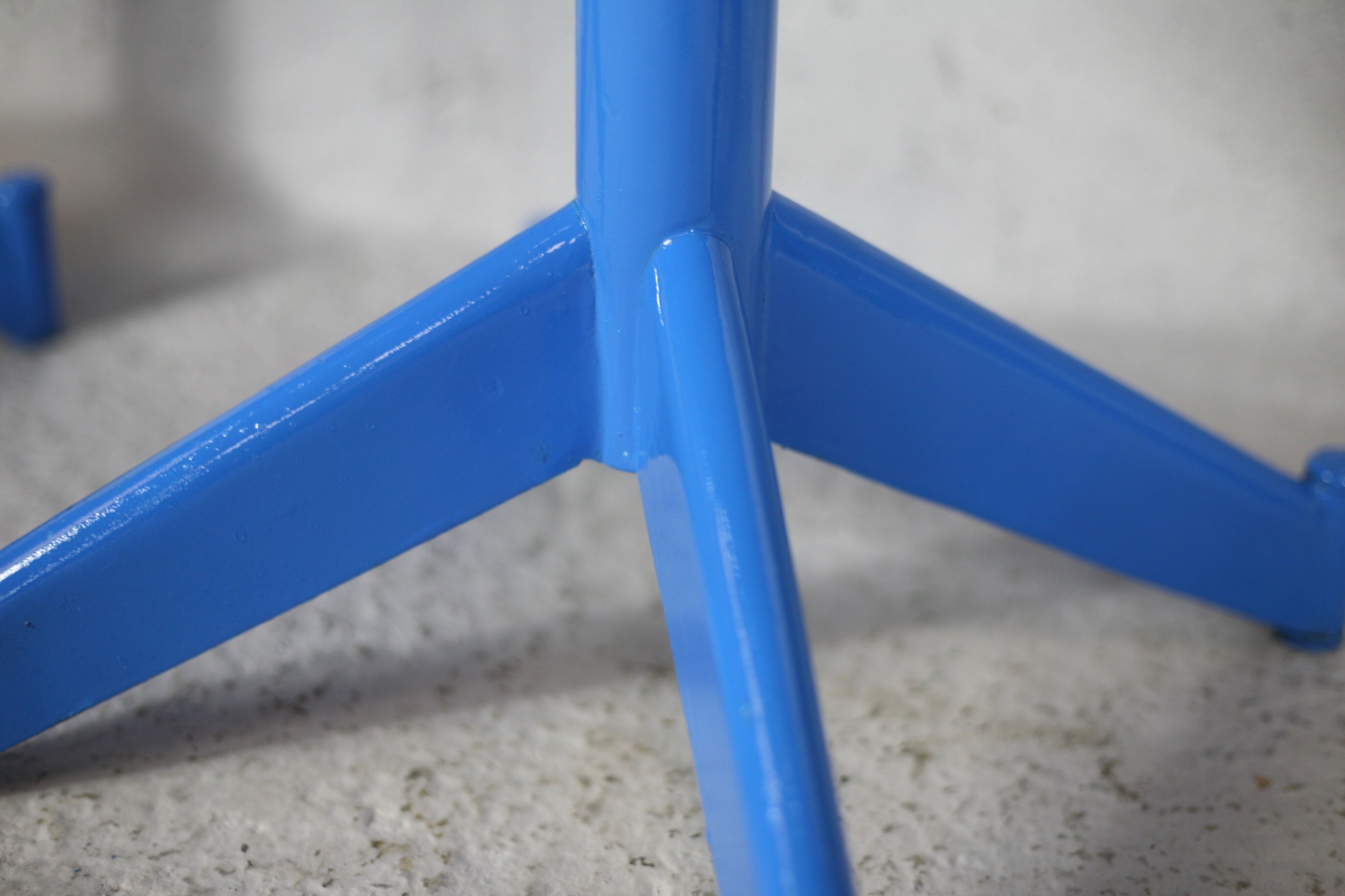 3 chairs "space Age", resin and steel, France, circa 1970.