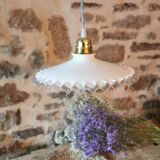 Suspension in white lace opaline, sky blue cable.