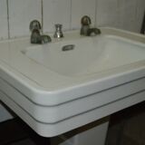 Earthenware sink