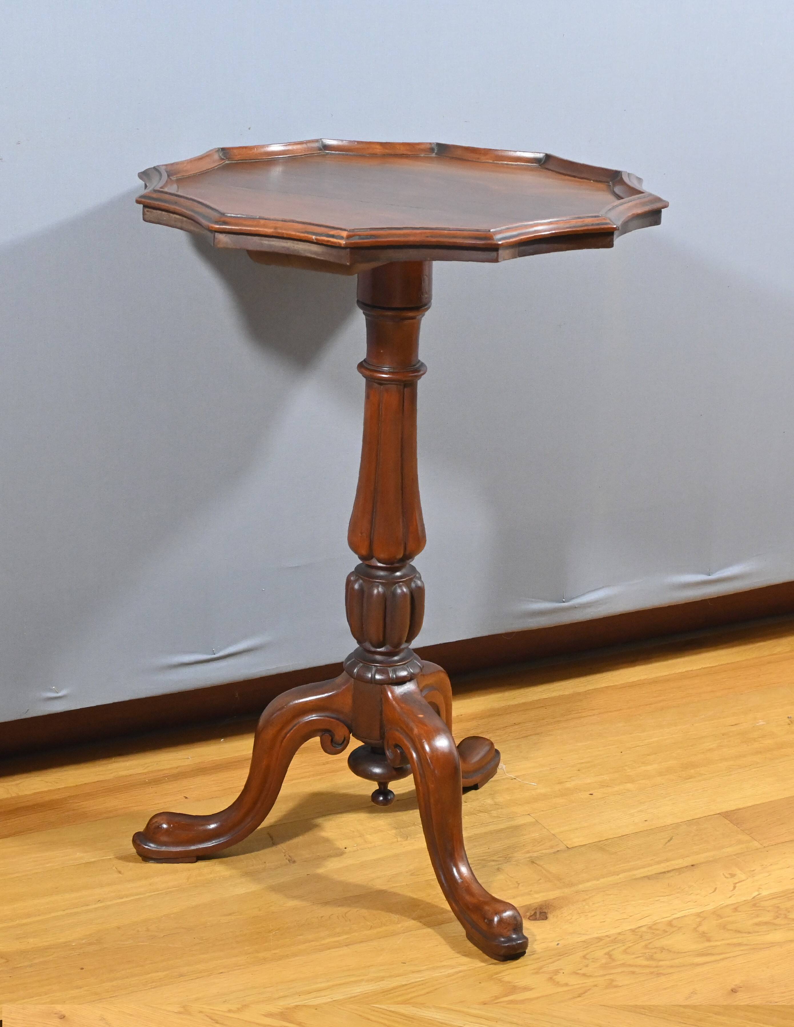 Mahogany Tripod Pedestal Table, Louis Philippe Style – 2nd half of the 19th century