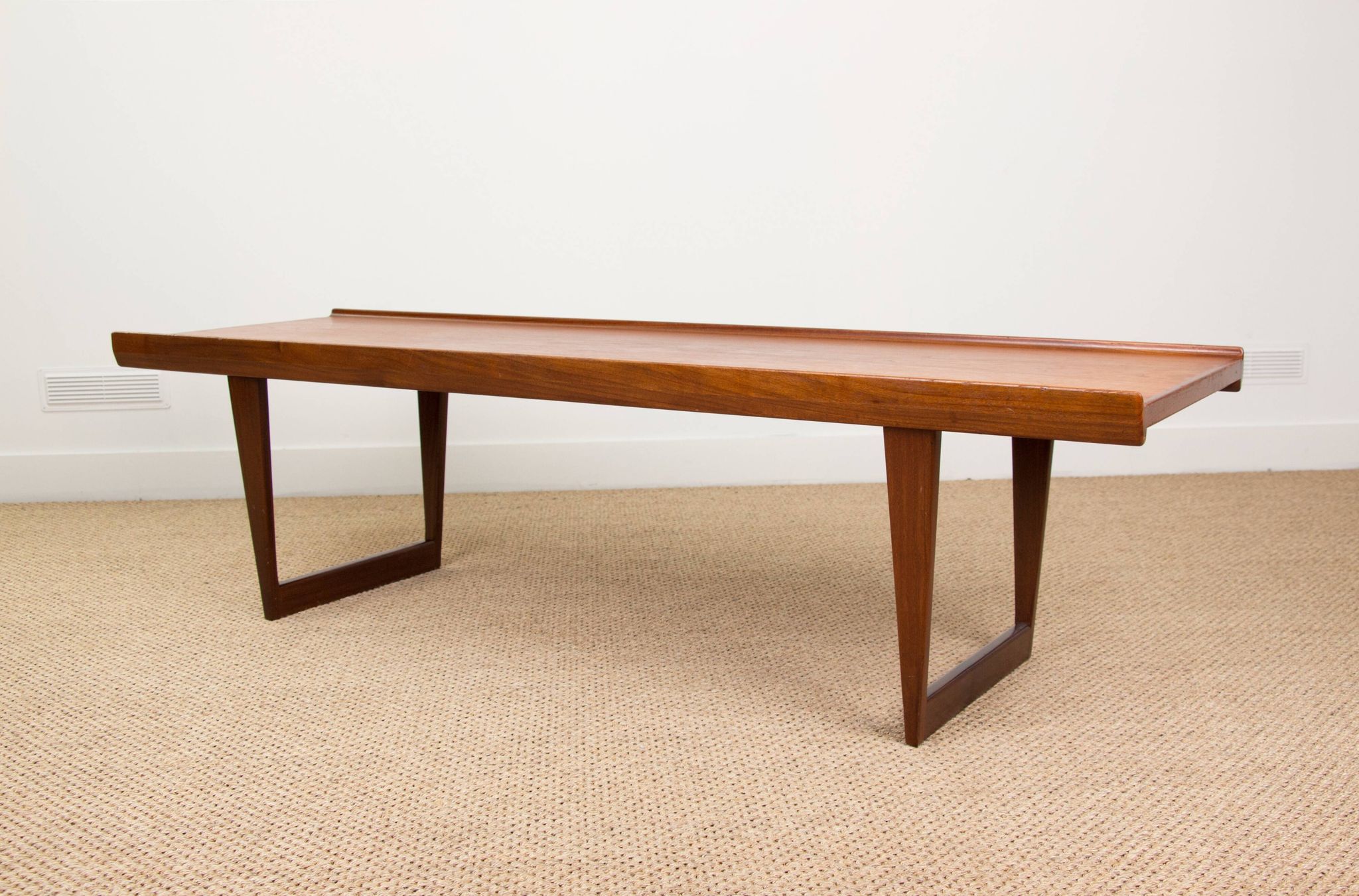 Grande Table basse, ou banc, Danoise en Teck par Peter Lovig Nielsen 1960.