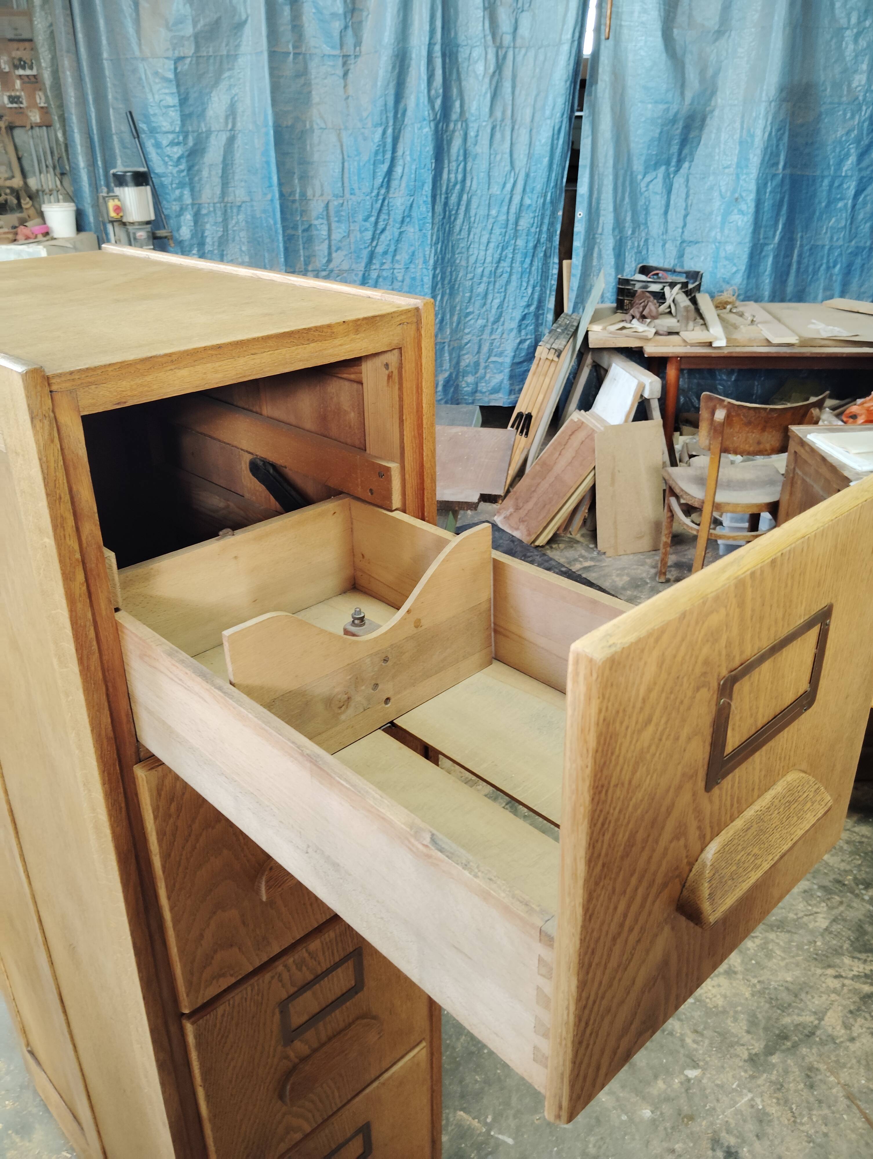 Filing cabinet - Storage furniture