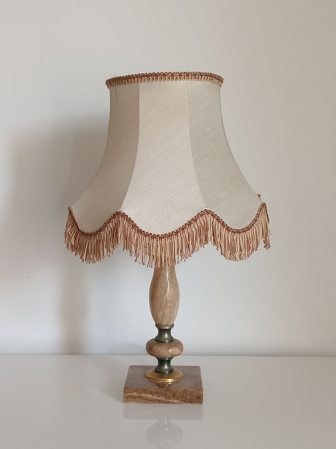 Table lamp