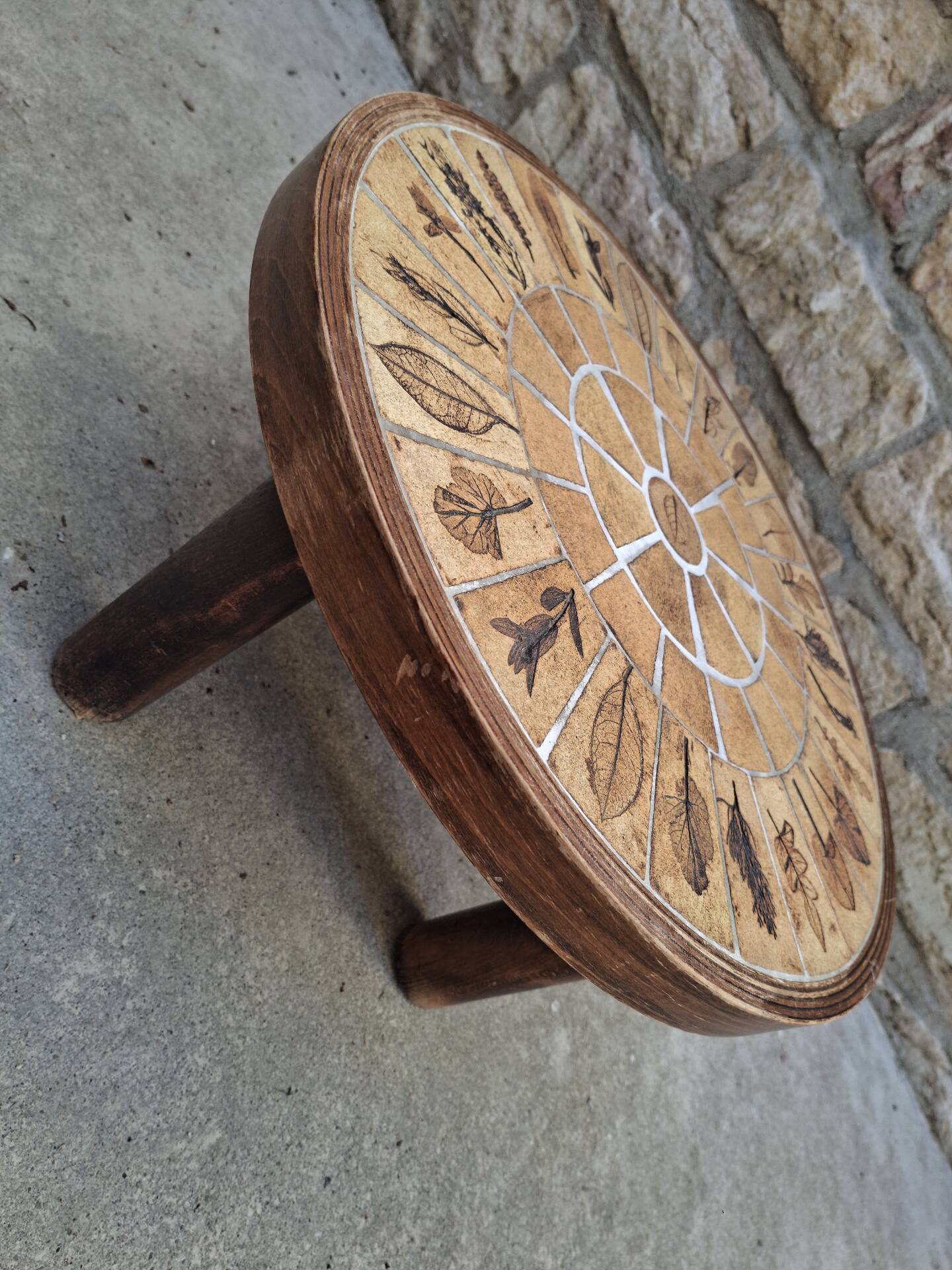 Table basse Signé Roger Capron modèle Herbier petit modèle 52.5cm