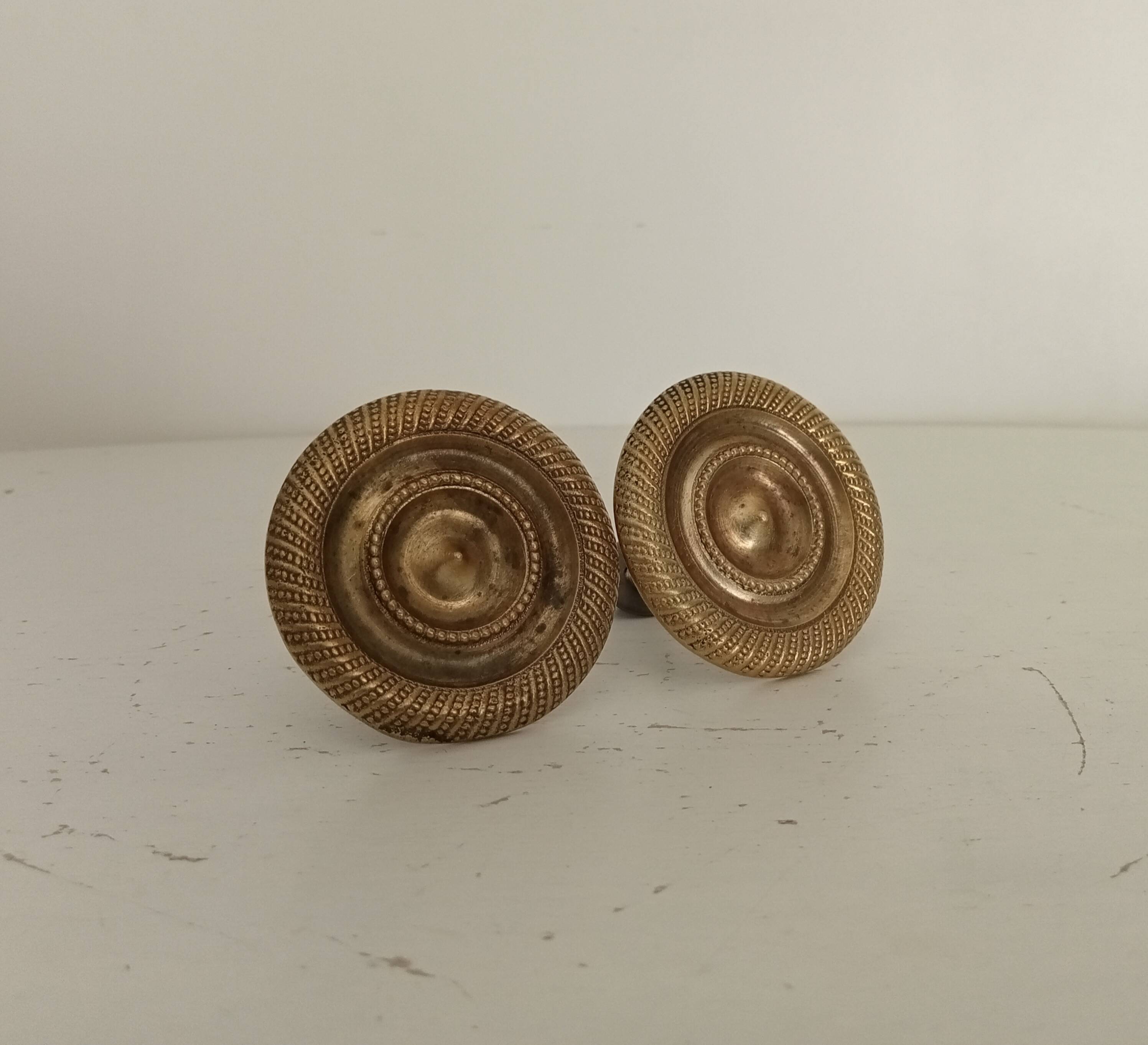 Paire de boutons de meubles Empire en bronze XIXeme