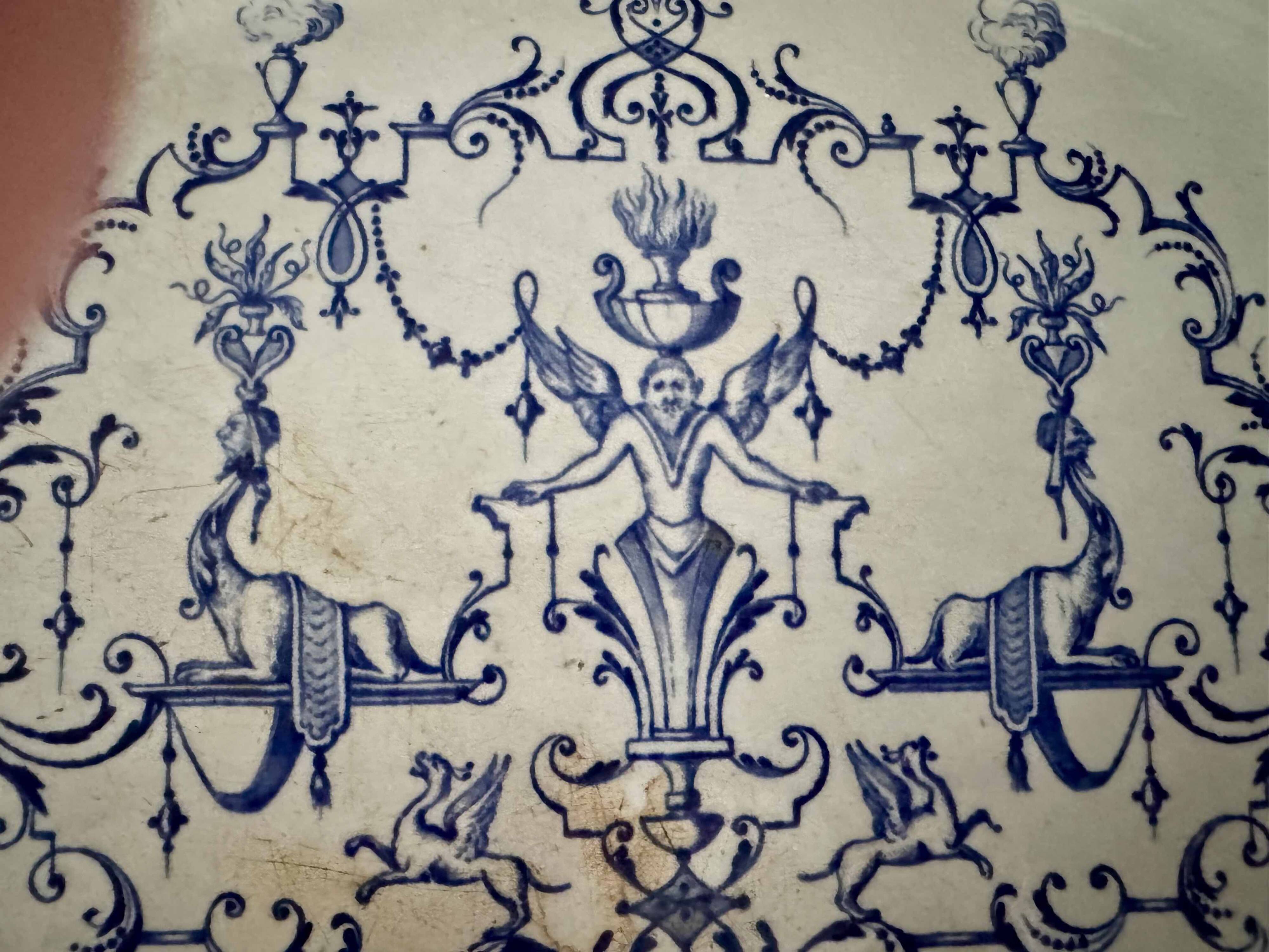 Moustiers dish with Bérain decor