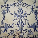 Moustiers dish with Bérain decor