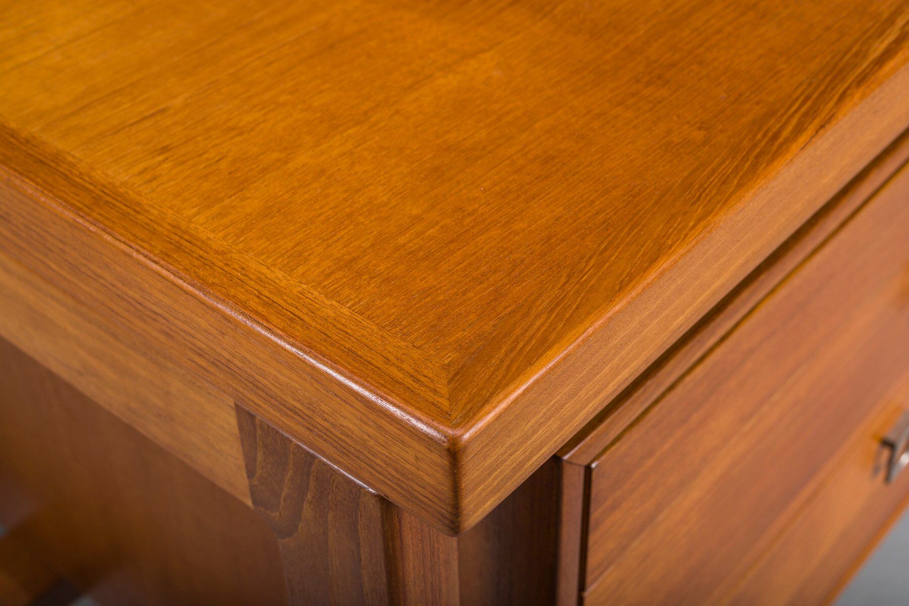 Bureau exécutif danois en teck par Arne Vodder pour H.P. Hansen, années 1960