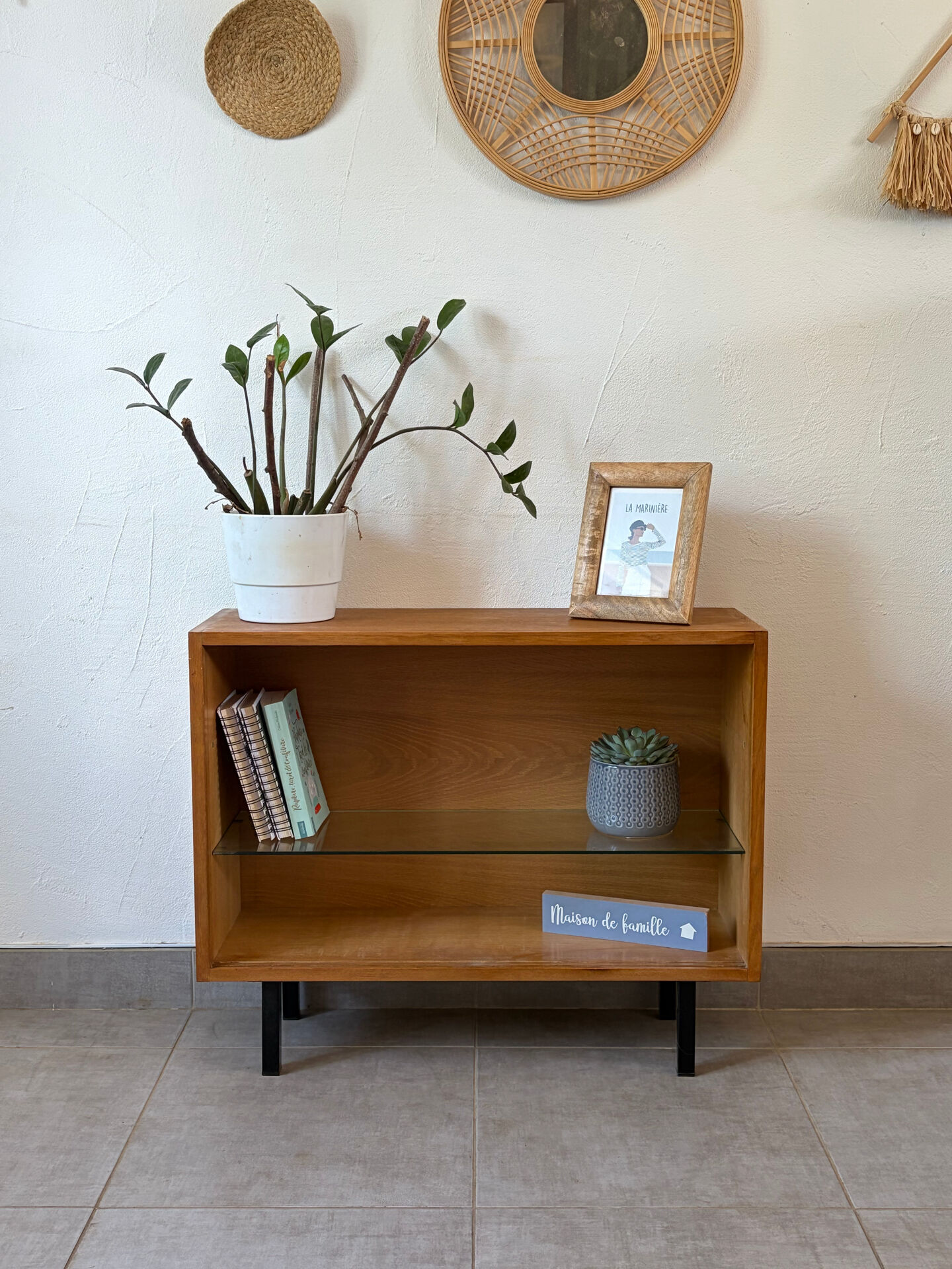 Vintage display cabinet/TV unit from the 1960s.