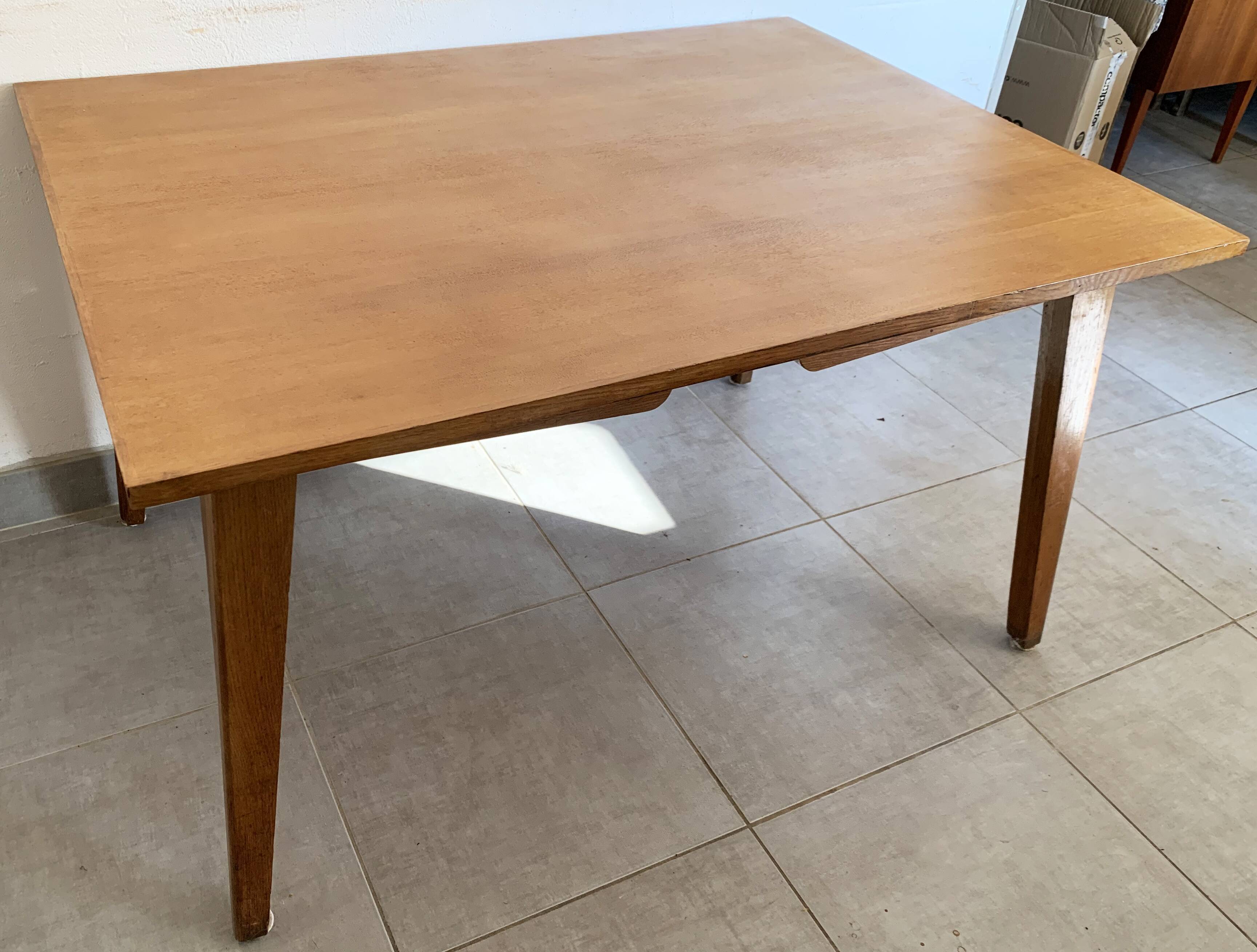 Table de repas vintage années 60 en chêne clair