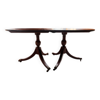 English extending table (included) & lion paw legs, seats 6 to 8.