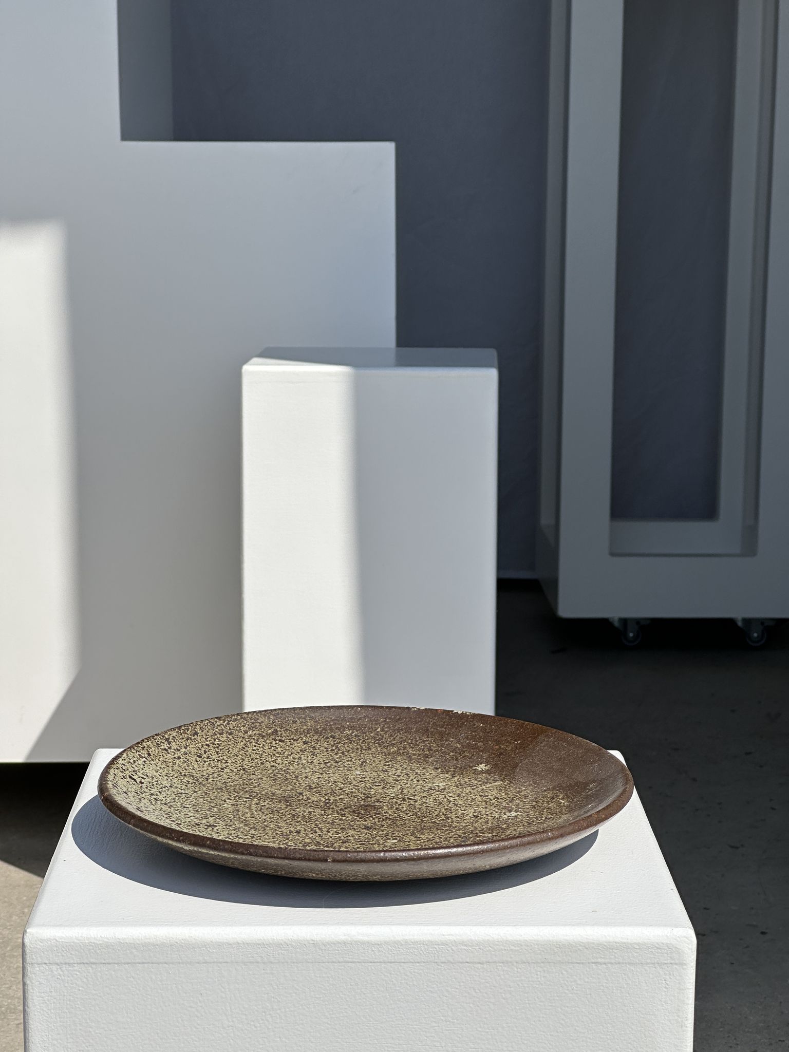 Plat en céramique vert indonésien D:26,5