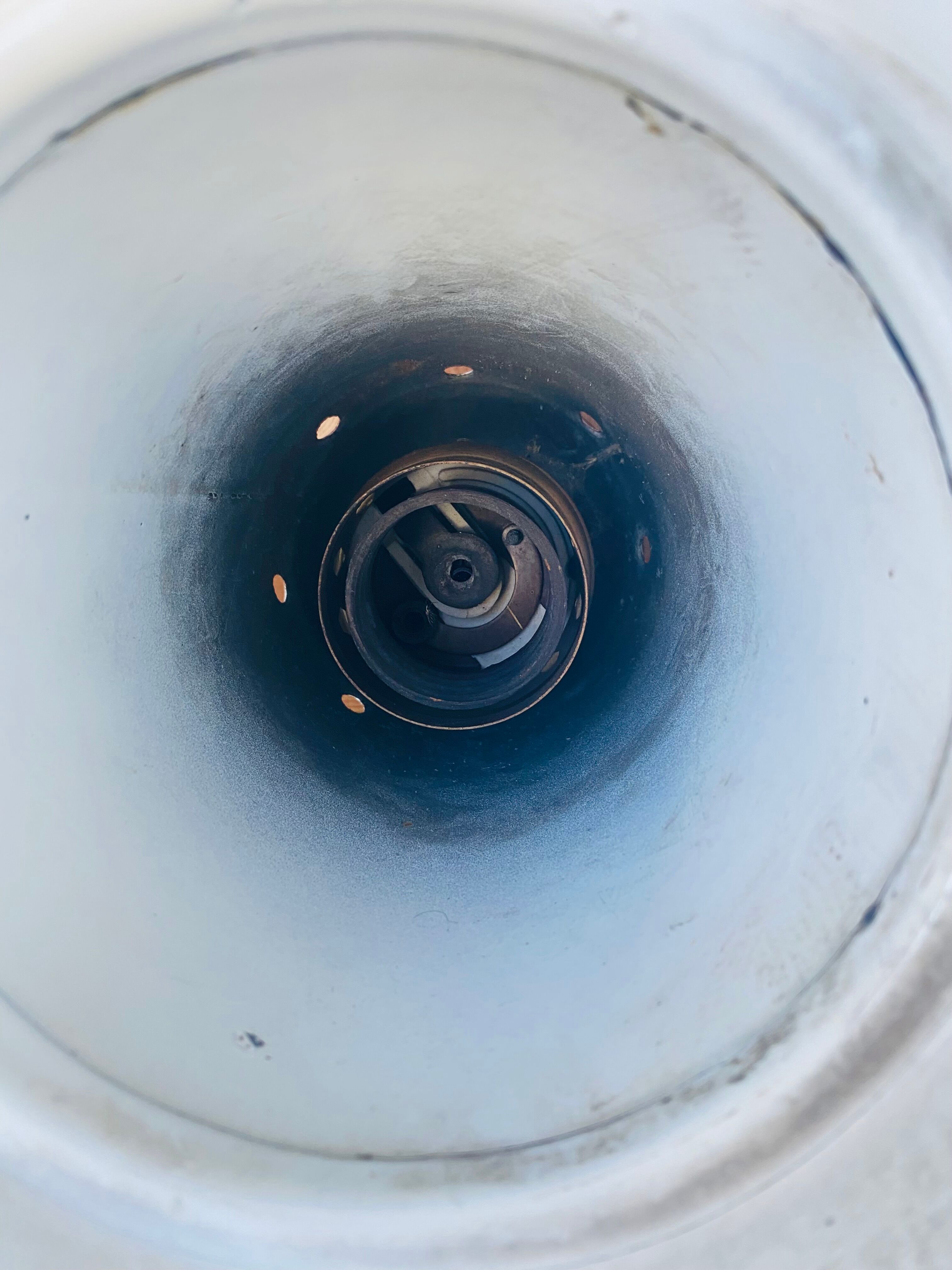 Workshop suspension in blue enamelled sheet metal white interior