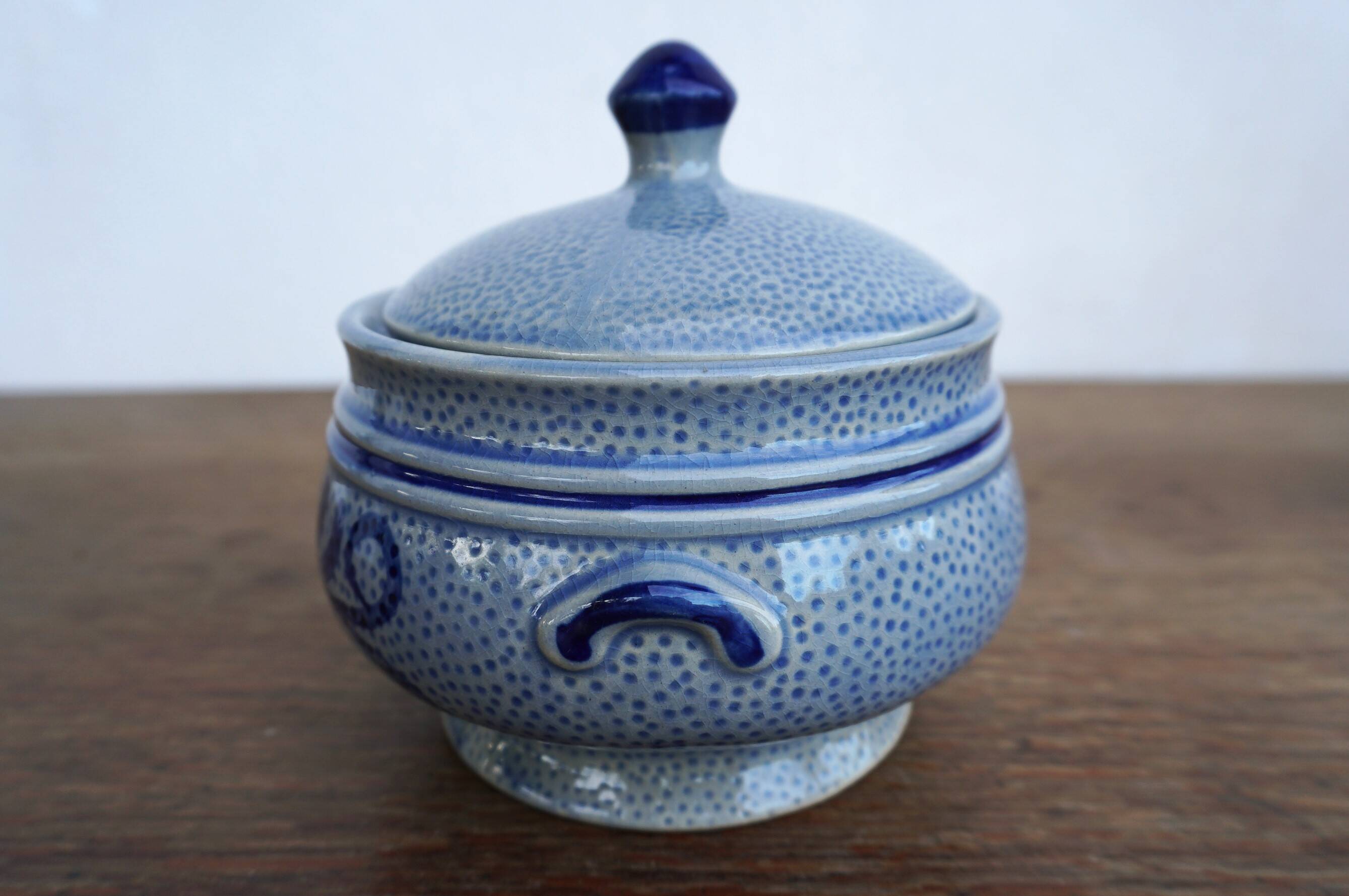 Alsace sandstone pot candy box