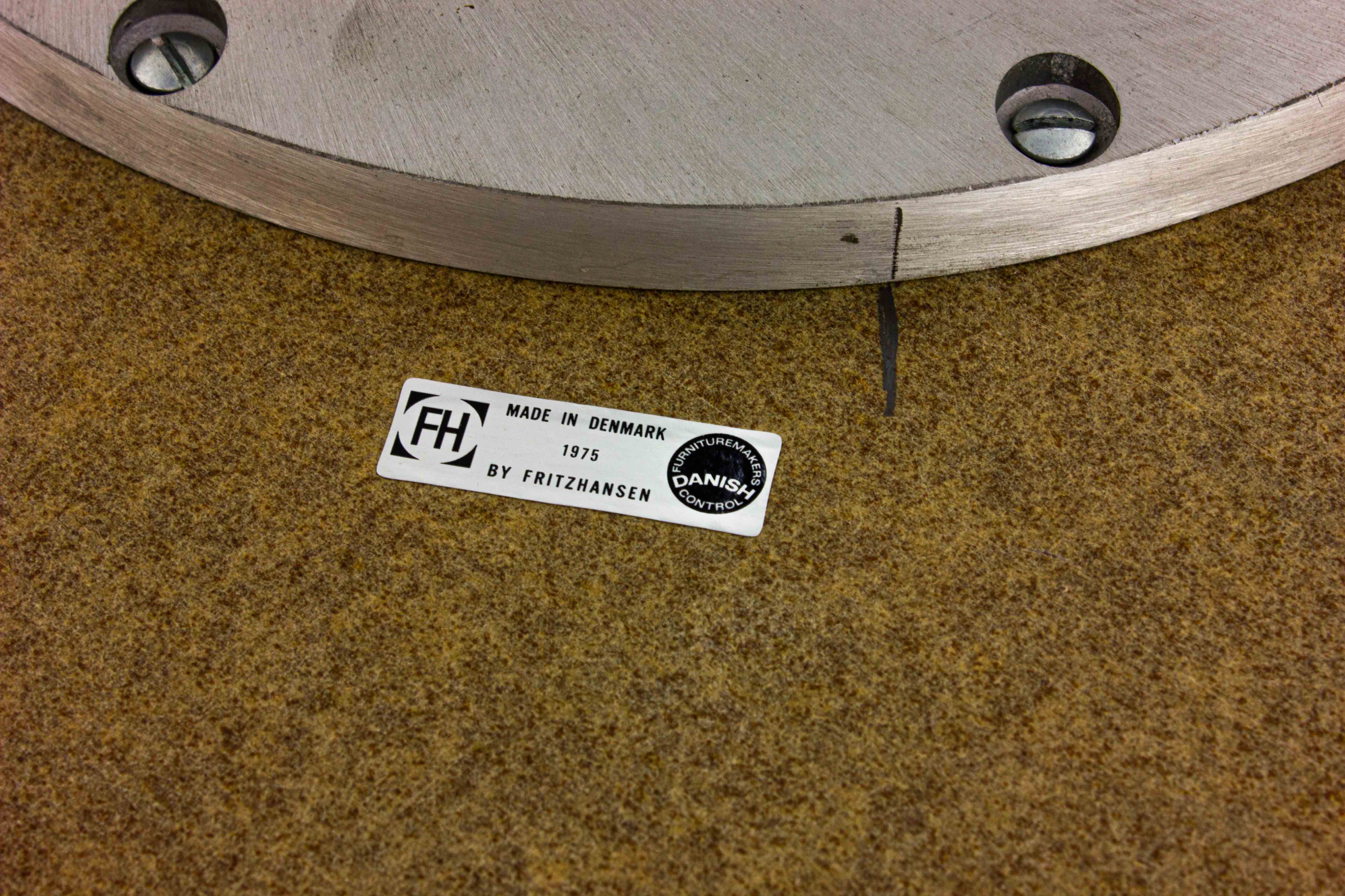 Round coffee table by Arne Jacobsen for Fritz Hansen, 1975