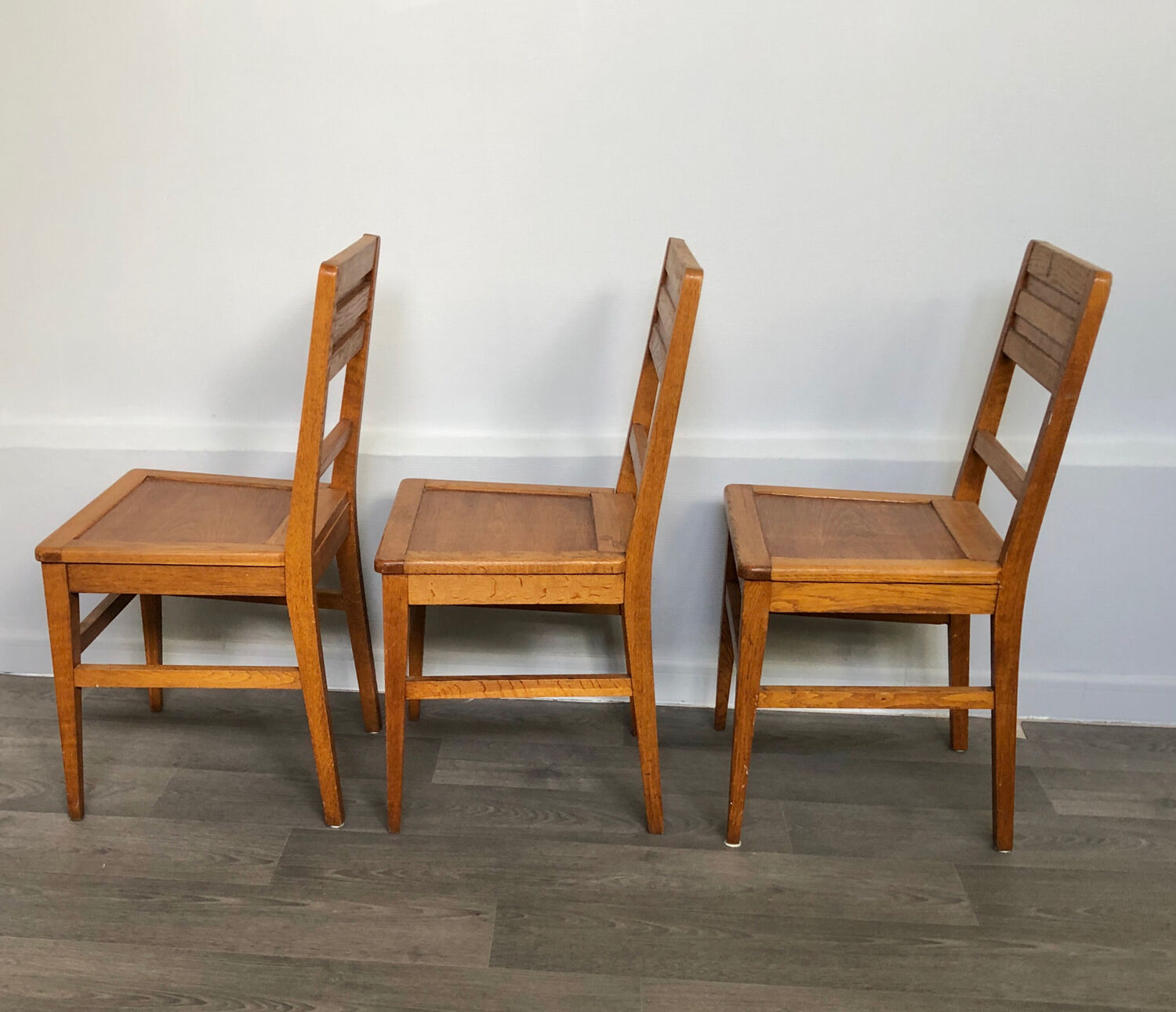 Set of 3 oak chairs from the 50s reconstruction period