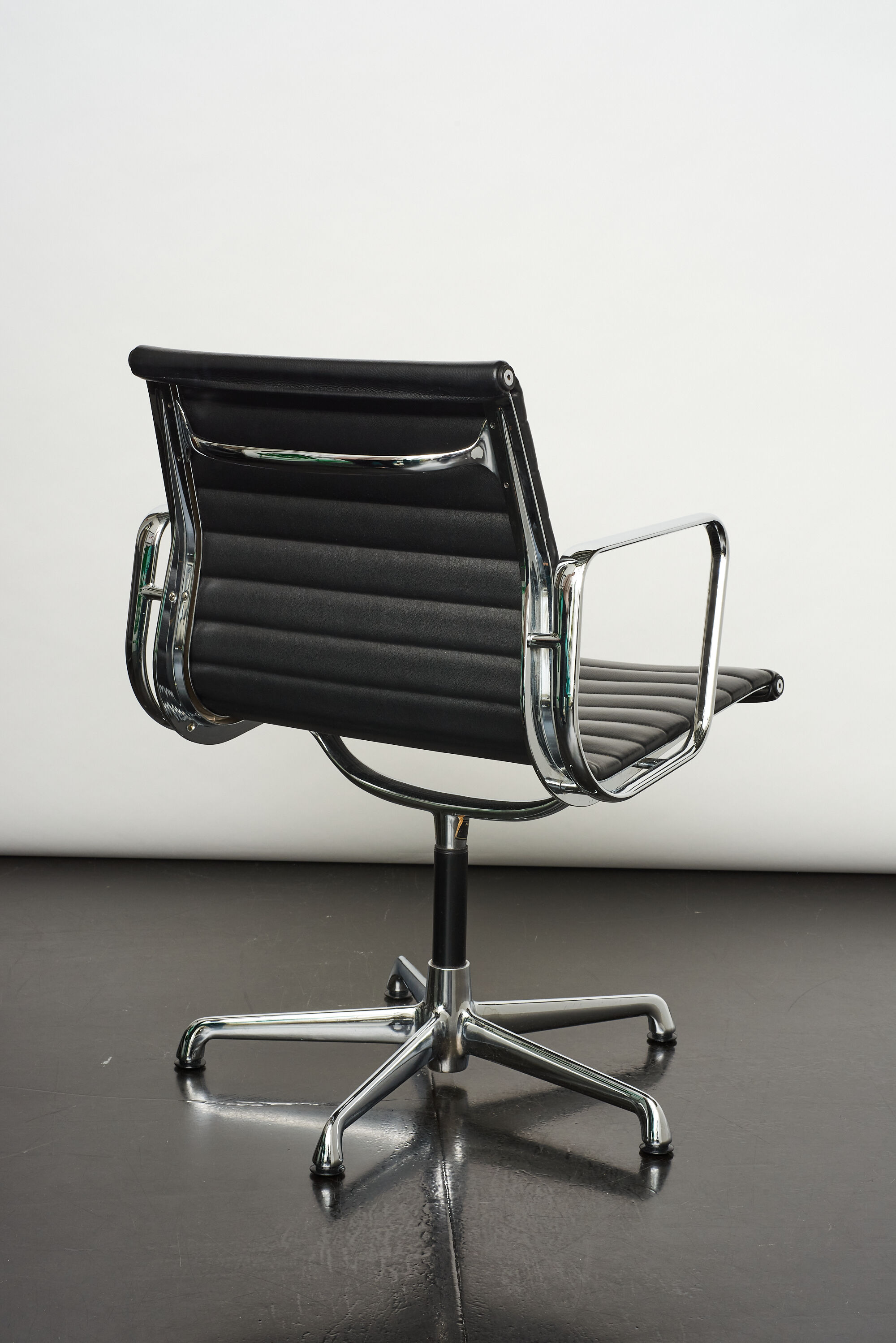Charles and Ray Eames Aluminum Group chair.