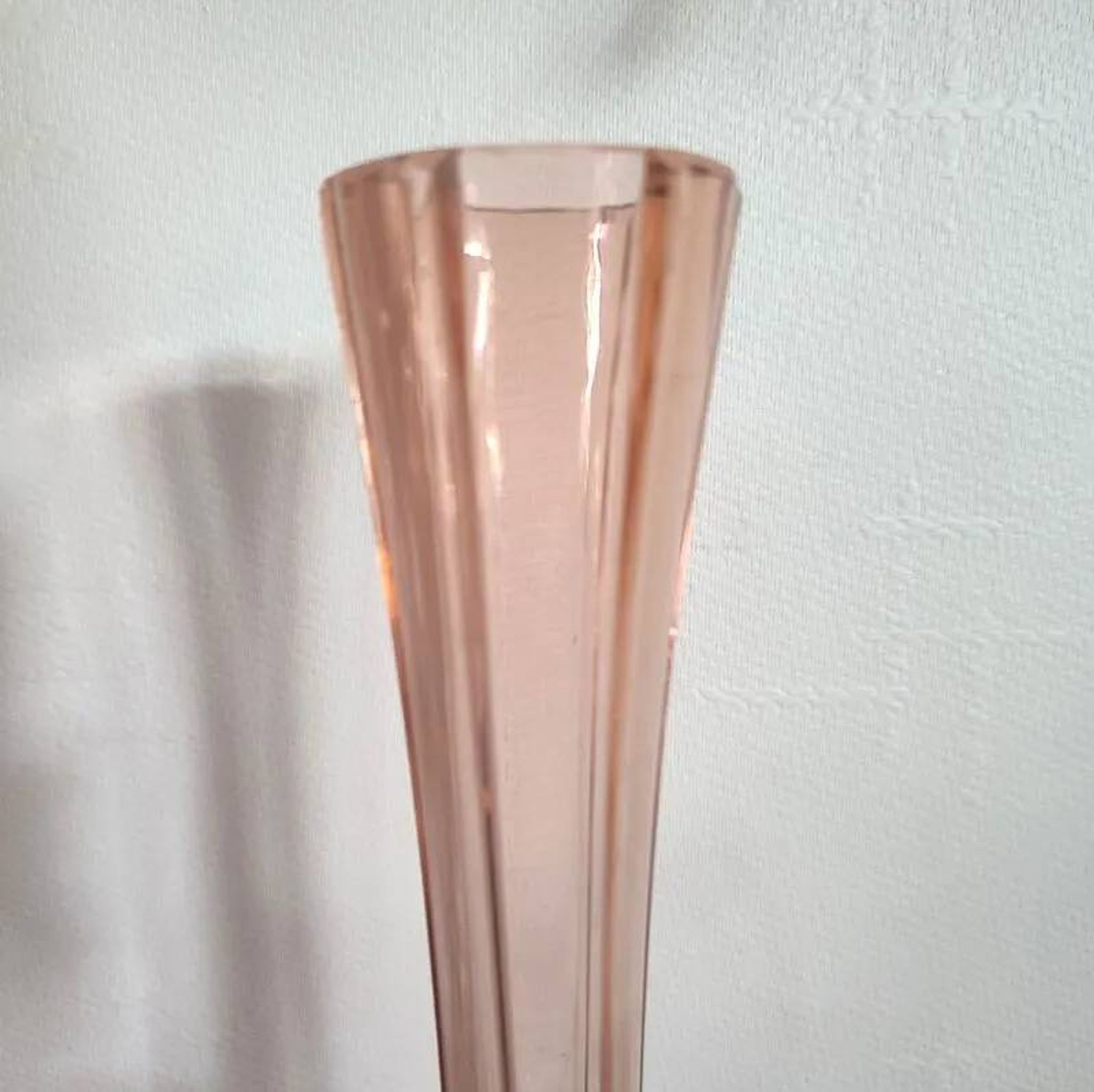 Soliflore vintage en verre rose