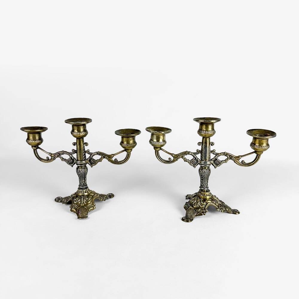 Paire de chandeliers rocaille métal doré