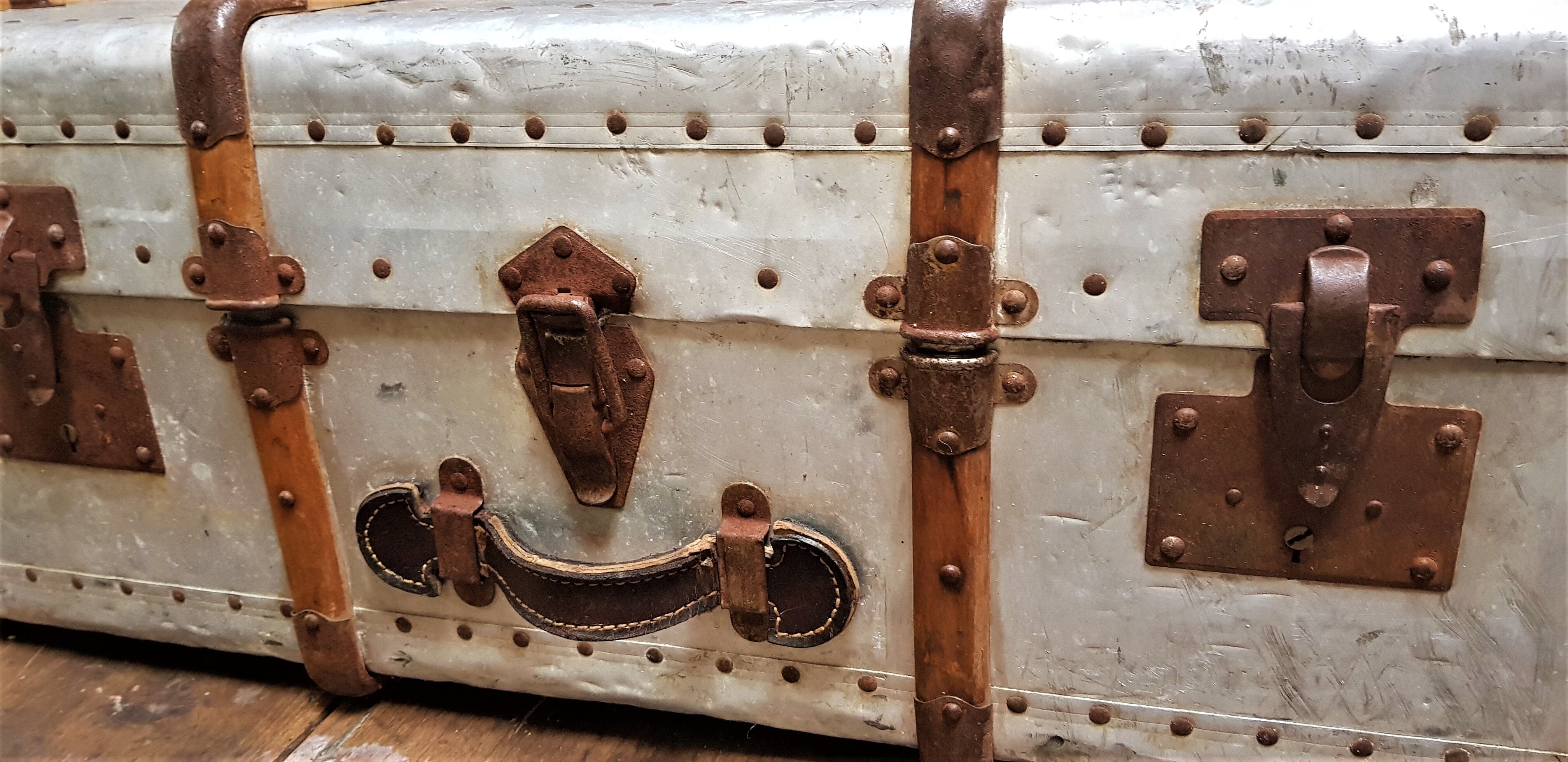 Vintage officer's trunk case