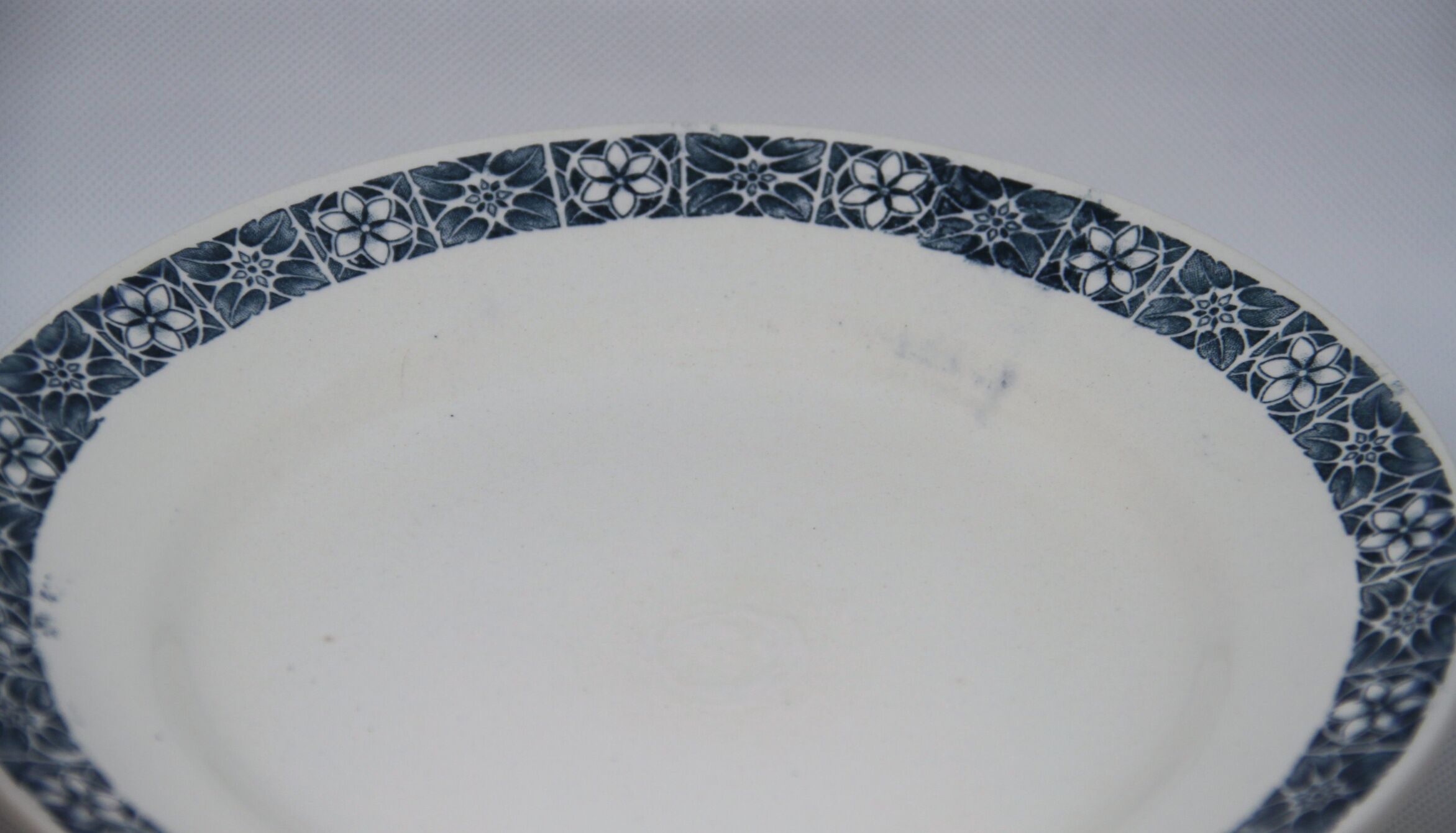 Mounted plate Terre de fer René de Longchamp