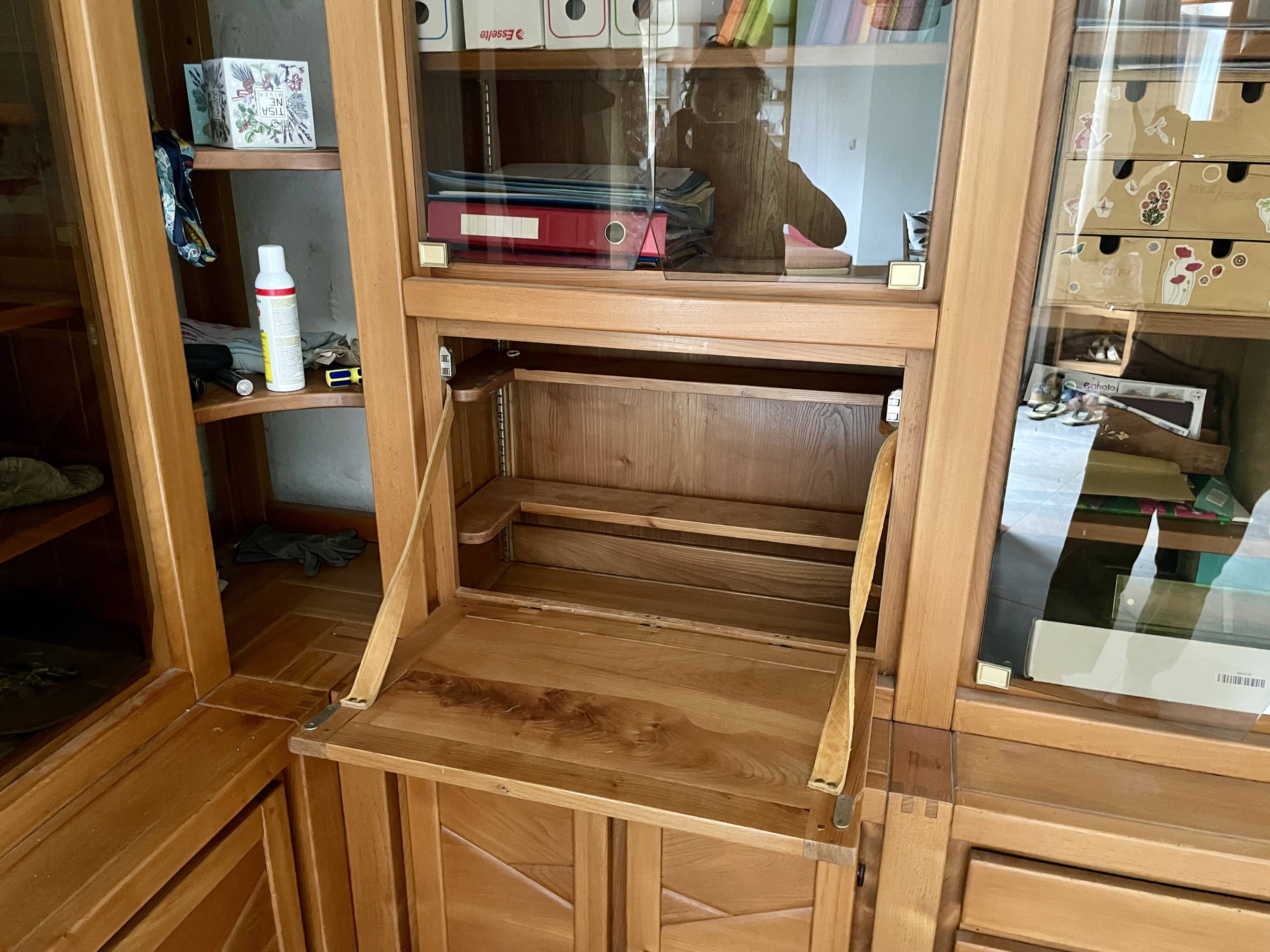 Corner buffet shelf in solid elm desmarchelier
