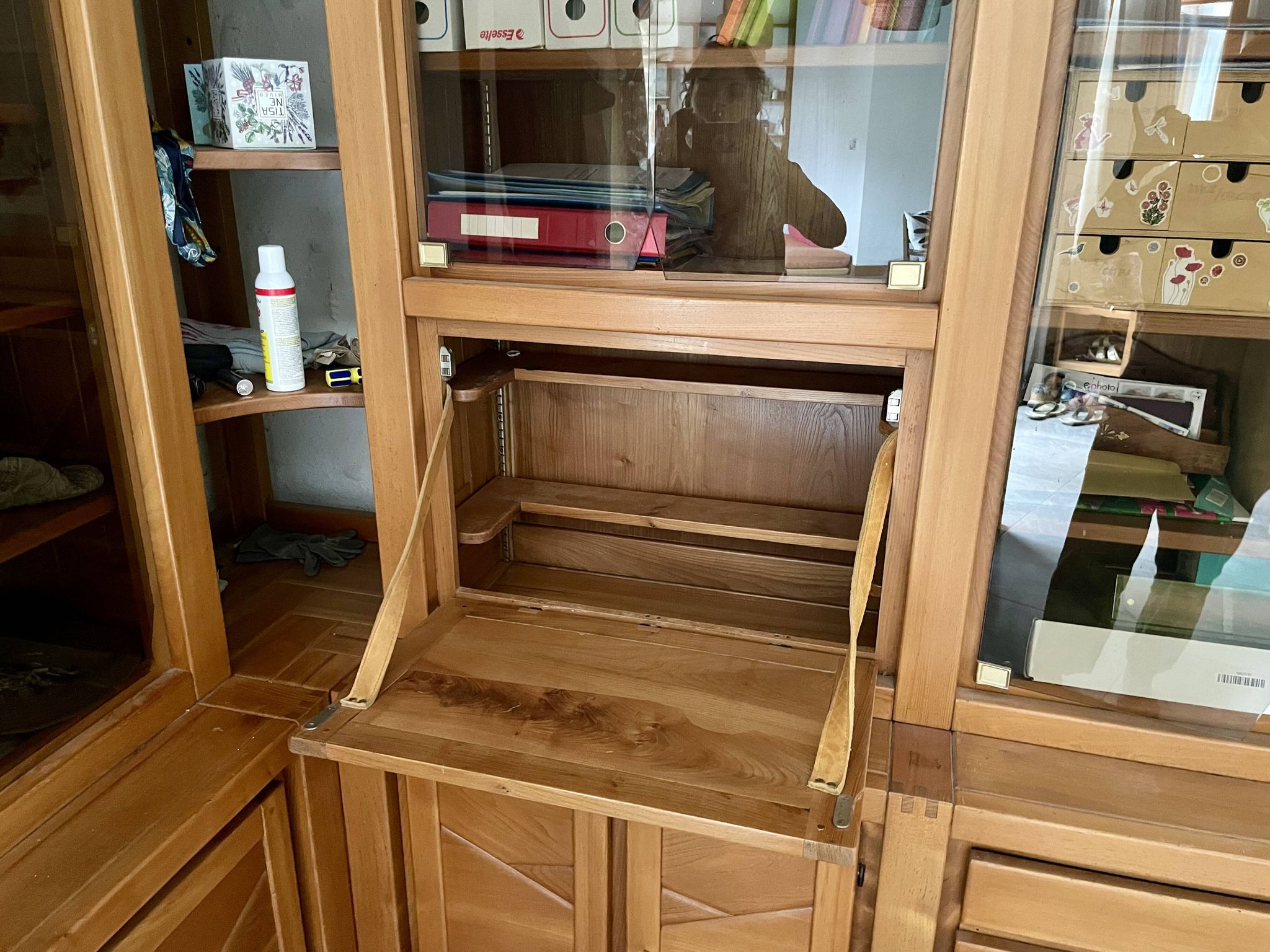 Commode étagère buffet d'angle en orme massif desmarchelier