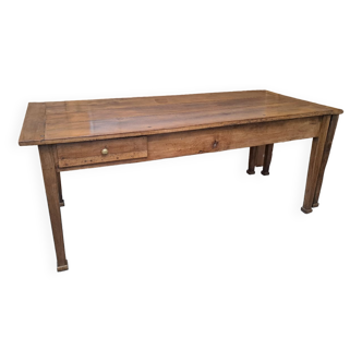 Farm table