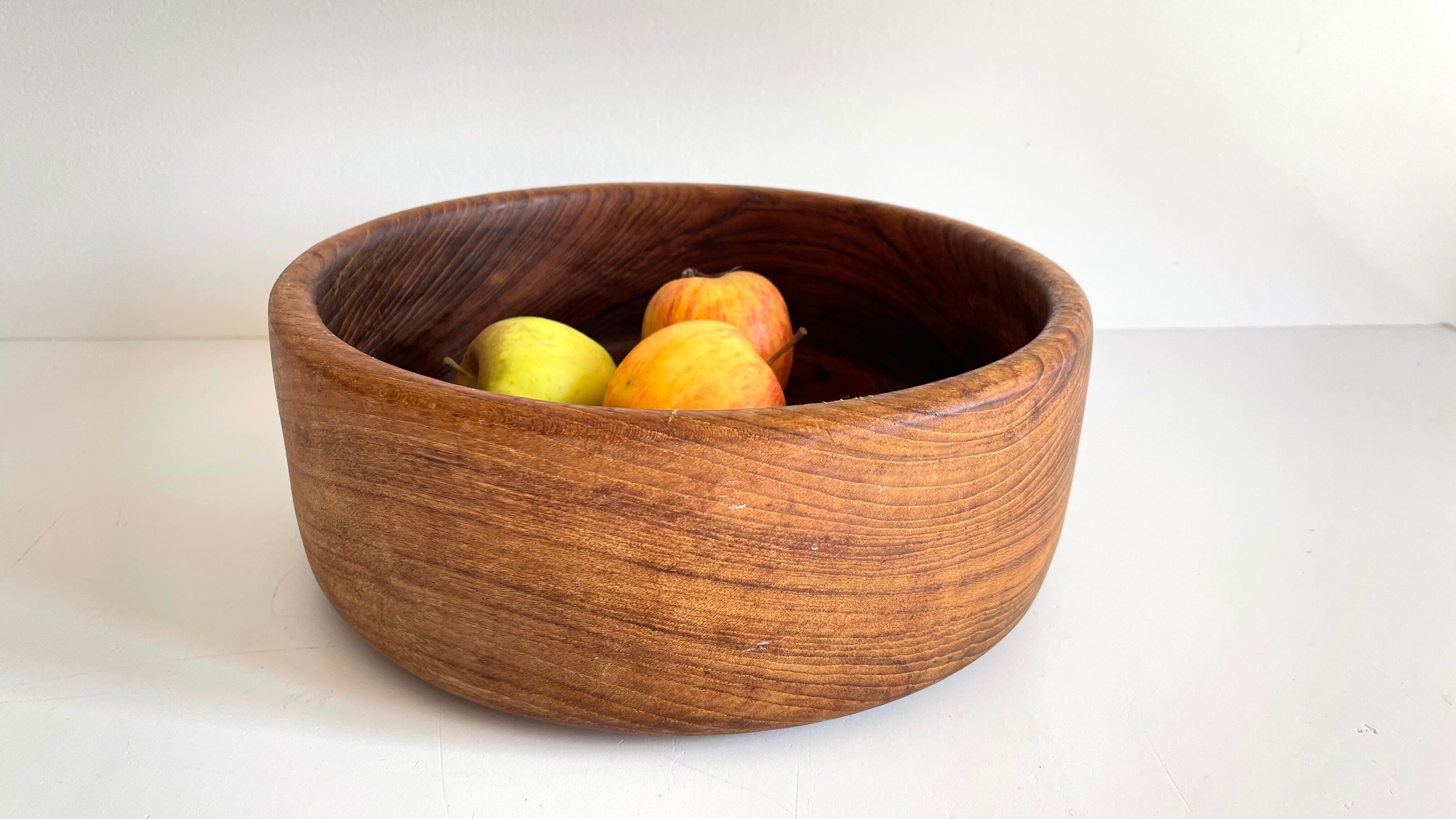 Salad bowl in teak