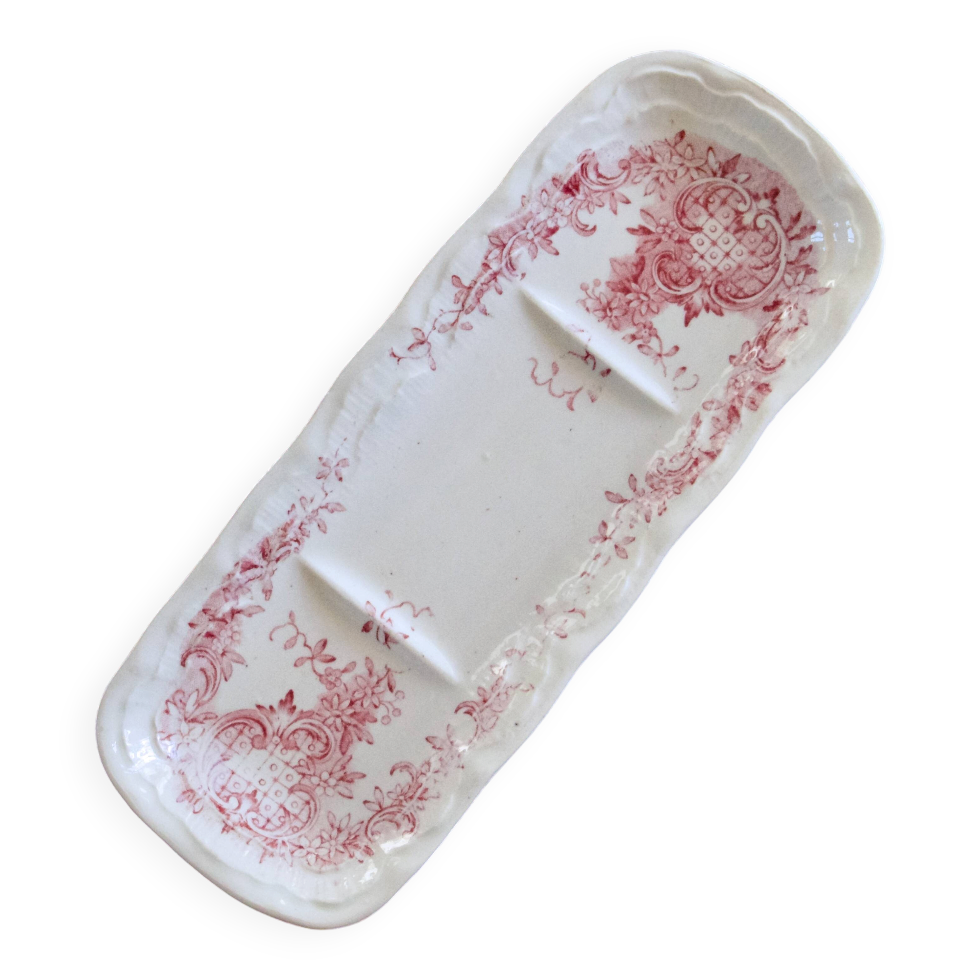 Small 19th-century dish in pink ironstone.