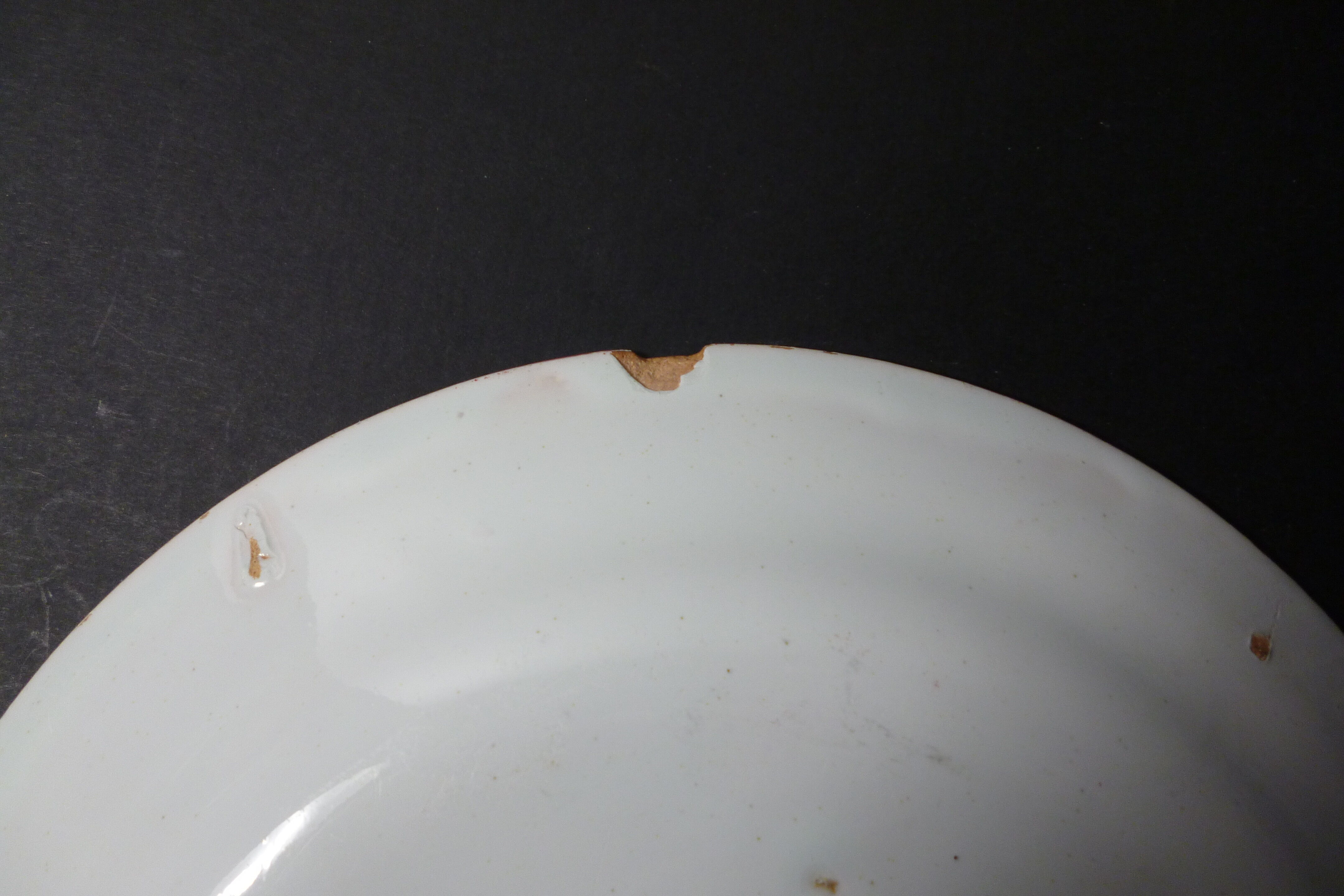 Eastern faiencerie red rooster plate: islettes