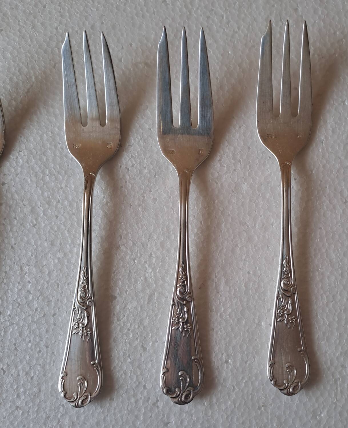 6 silver-plated cake forks